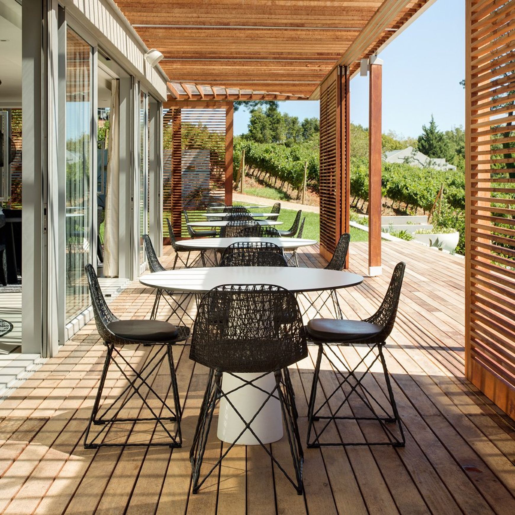 Container Round Top | Tables
