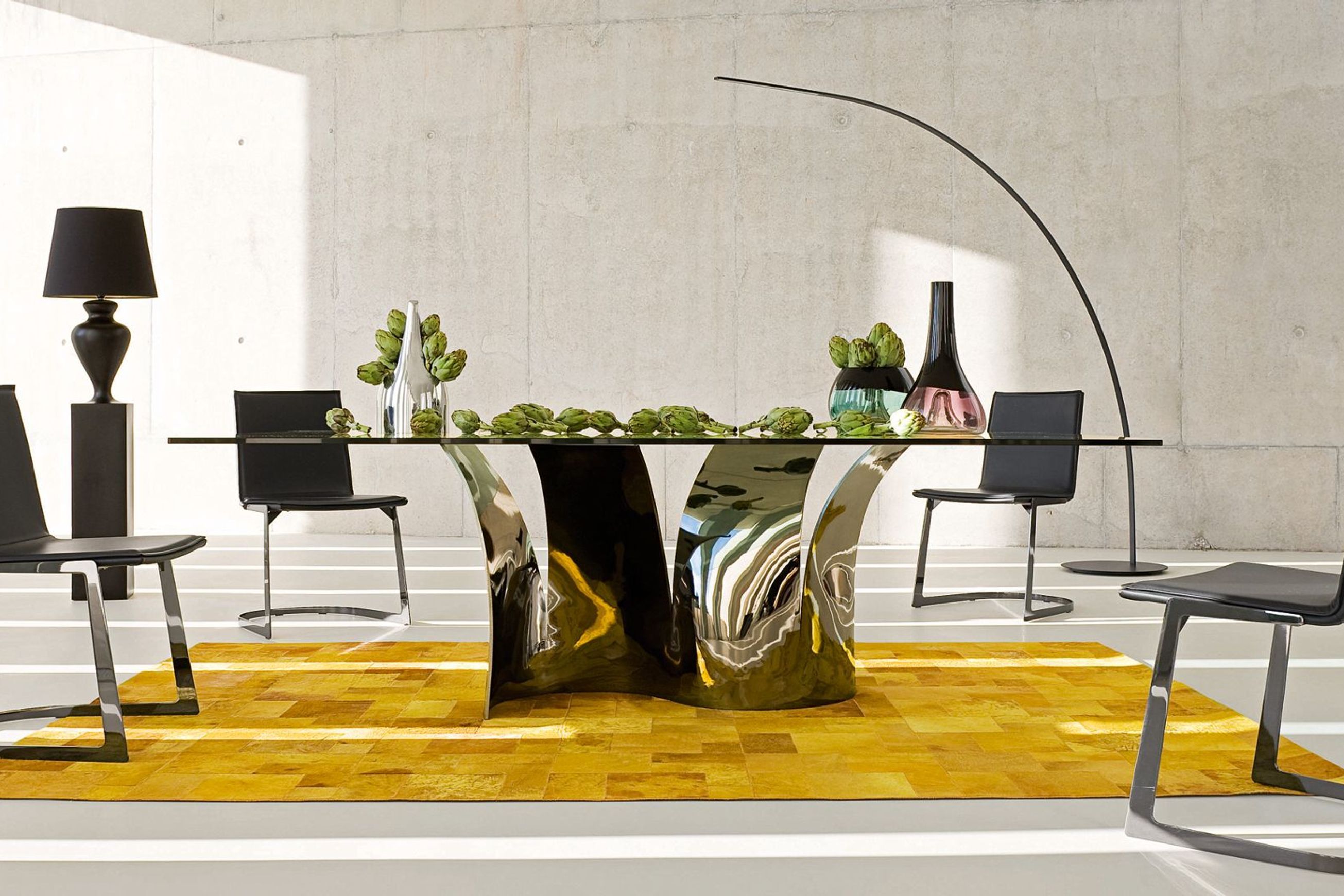 Voiles Dining Table