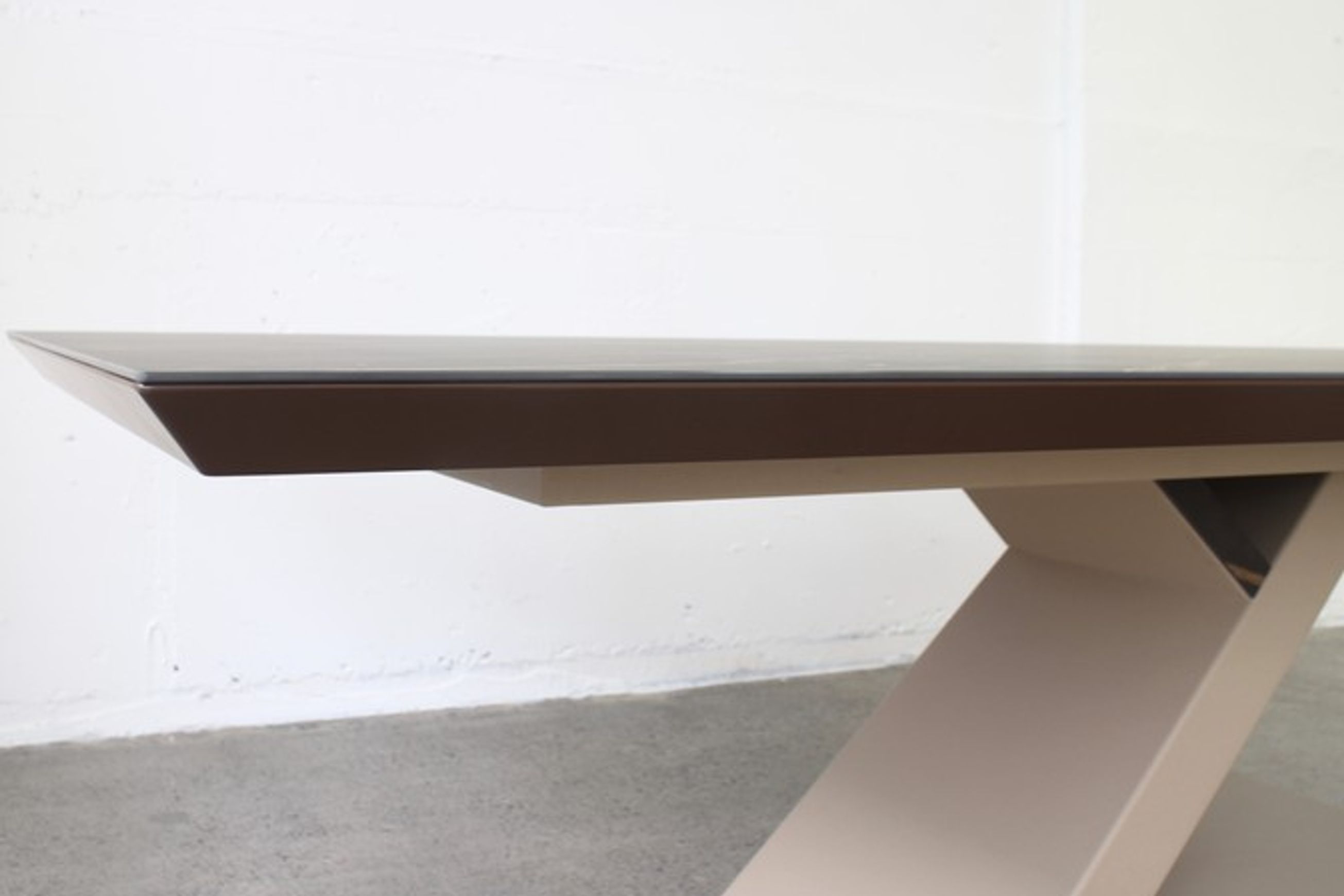 Zagor Dining Table