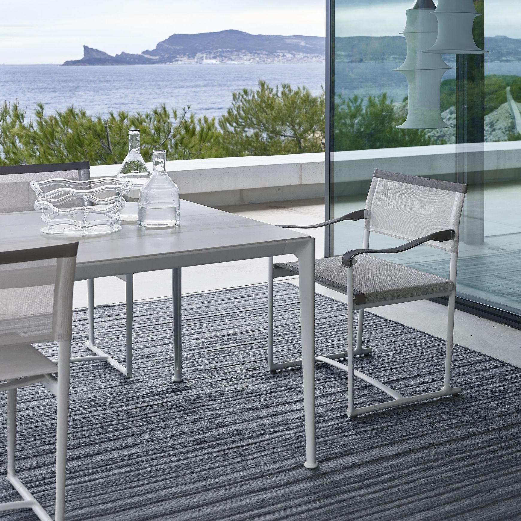 Mirto White Painted Square | Table