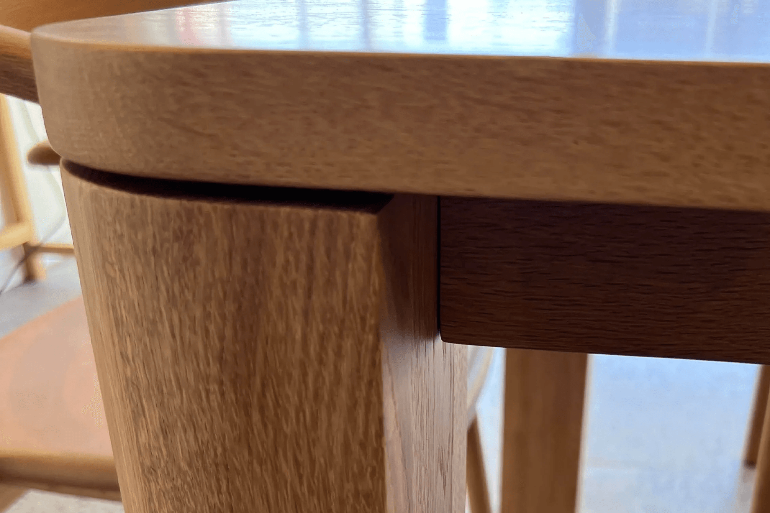 Oli Dining Table