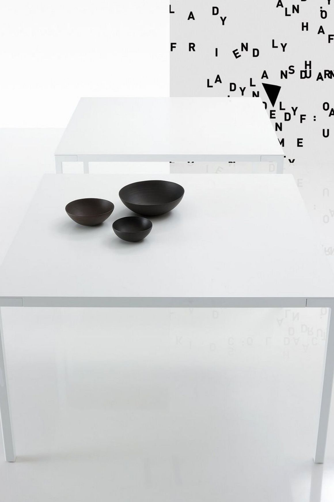 Trevi Table