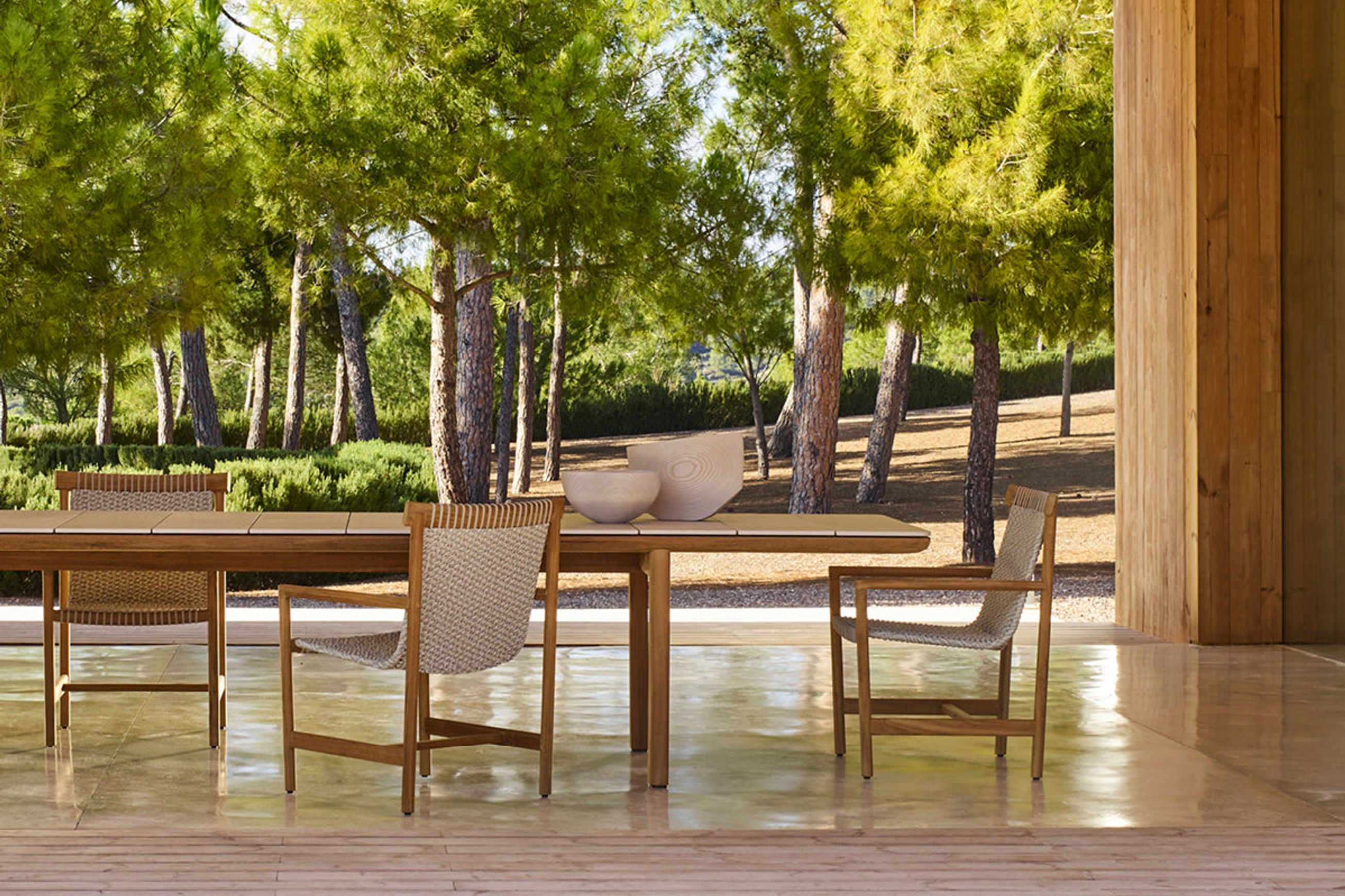 Amanu | Table