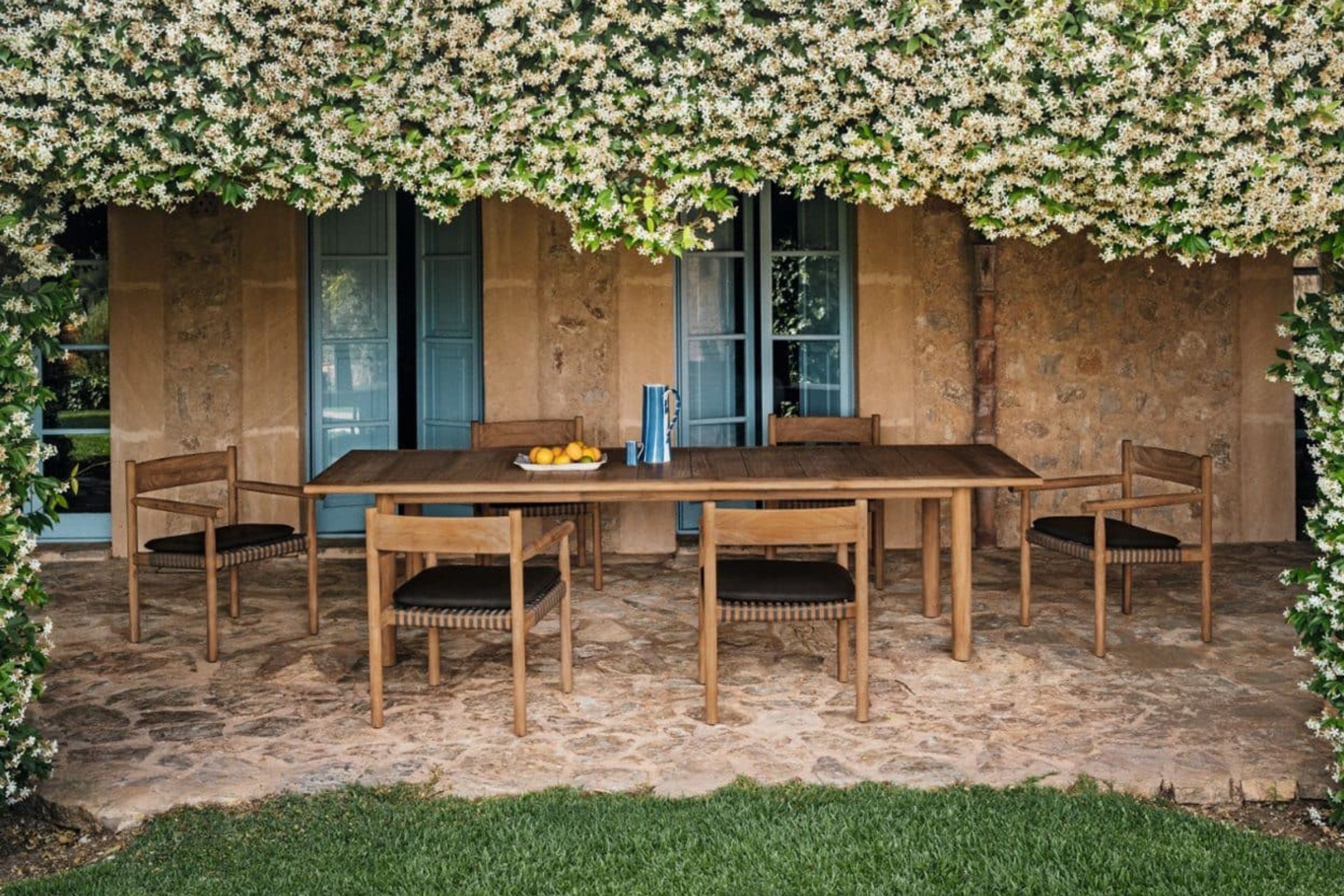 TIBBO | Dining Tables