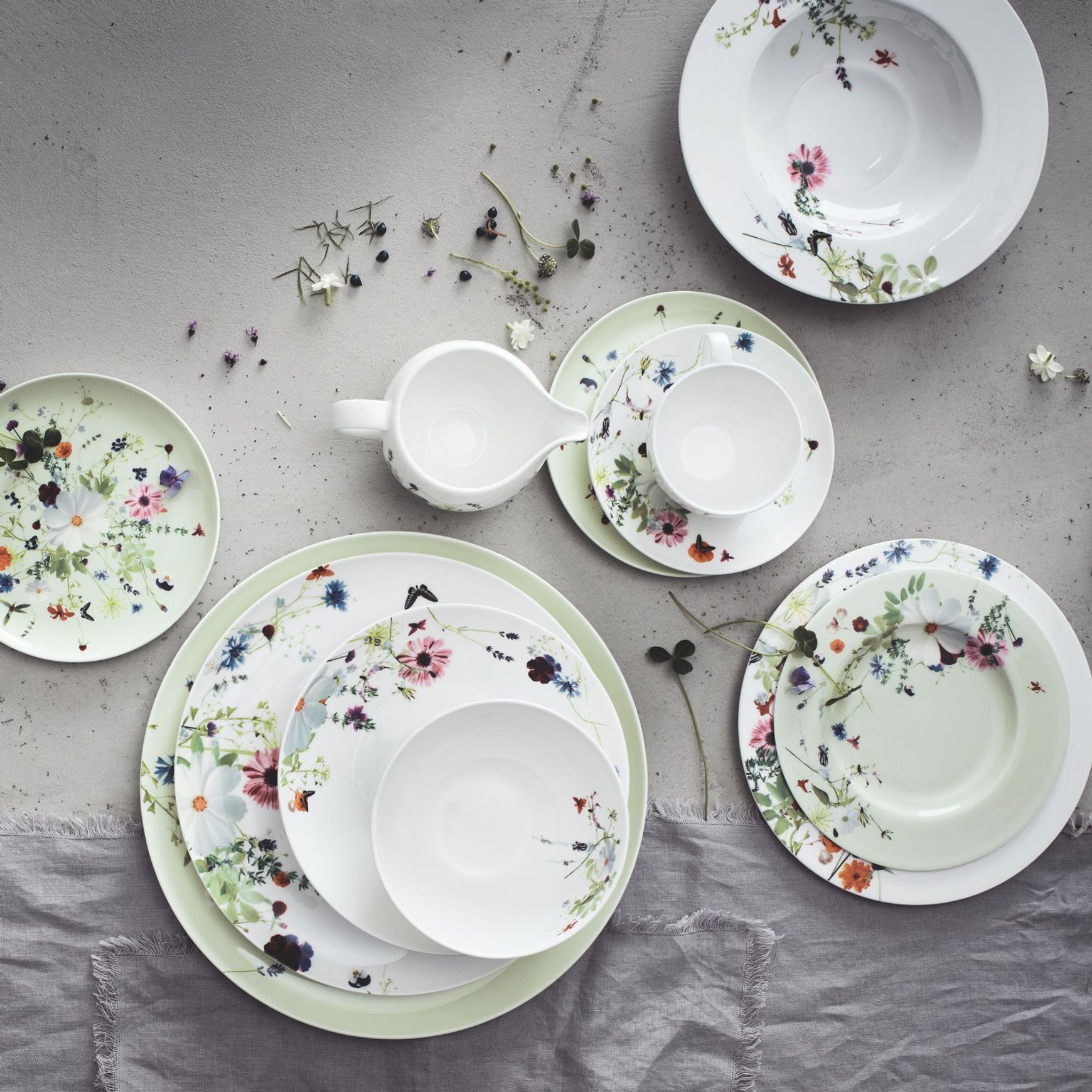 Grande Air Dinnerware
