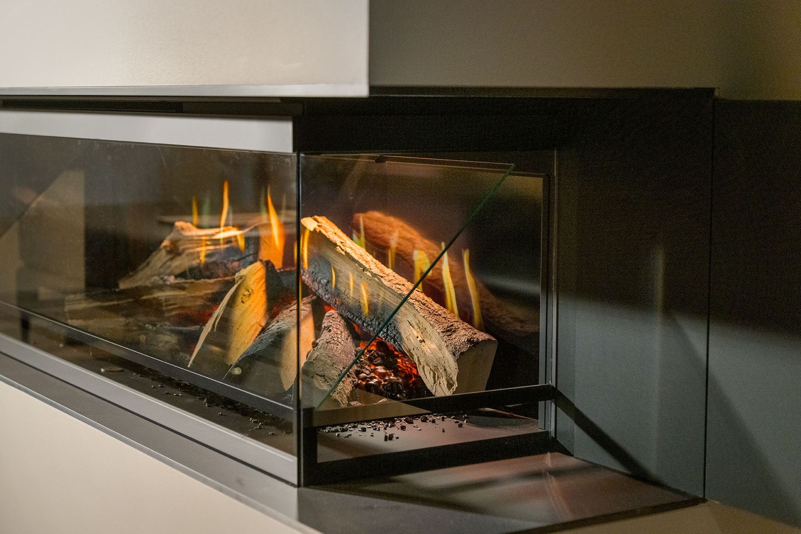 E-One 130 S - 3 Sided Electric Fireplace