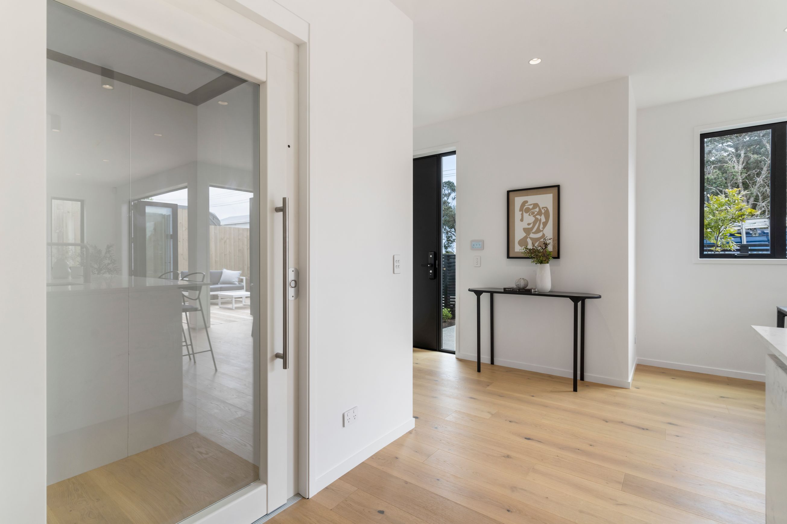 InDomo Residential & Commercial Elevator