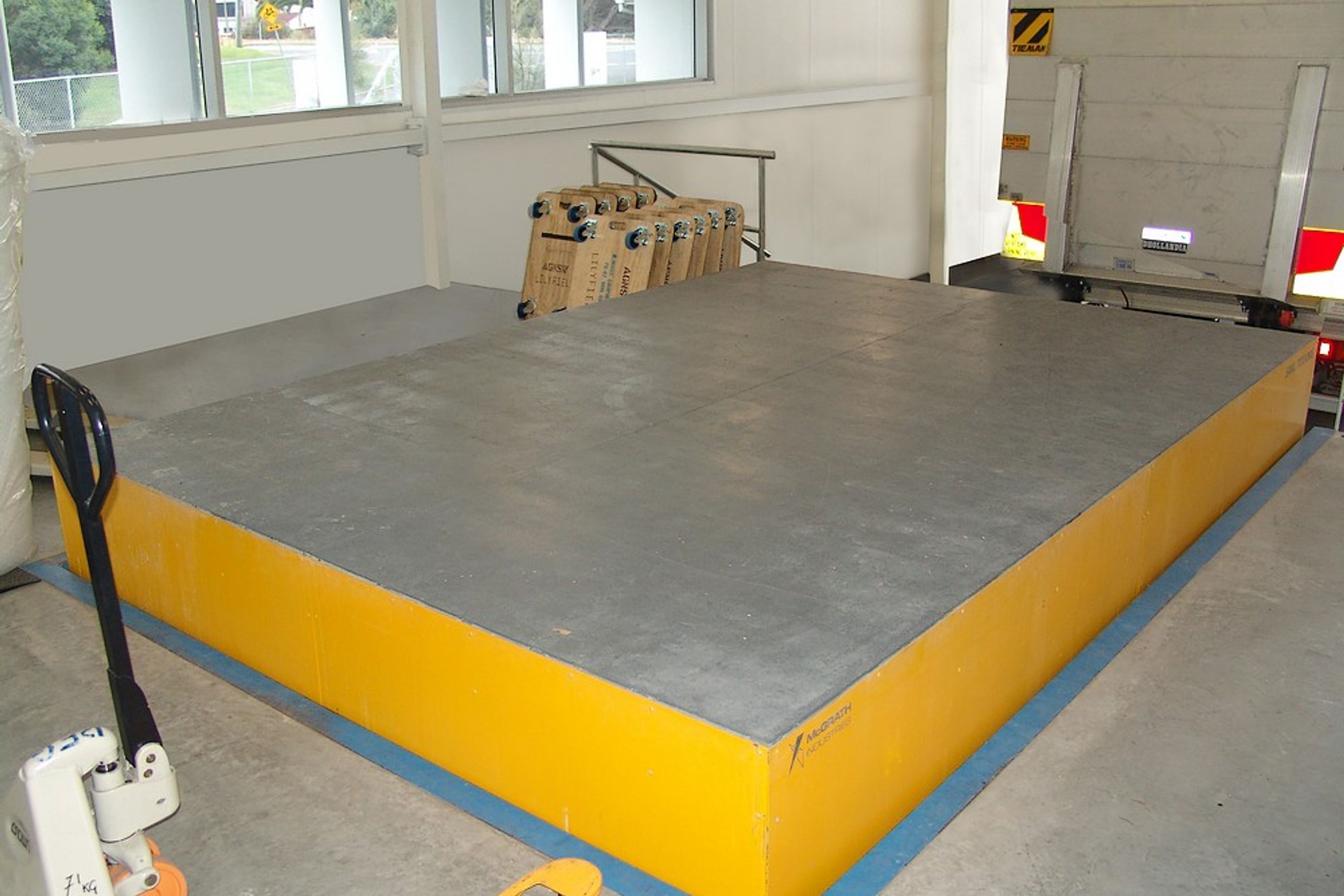 Elevating Dock Scissor Lifts