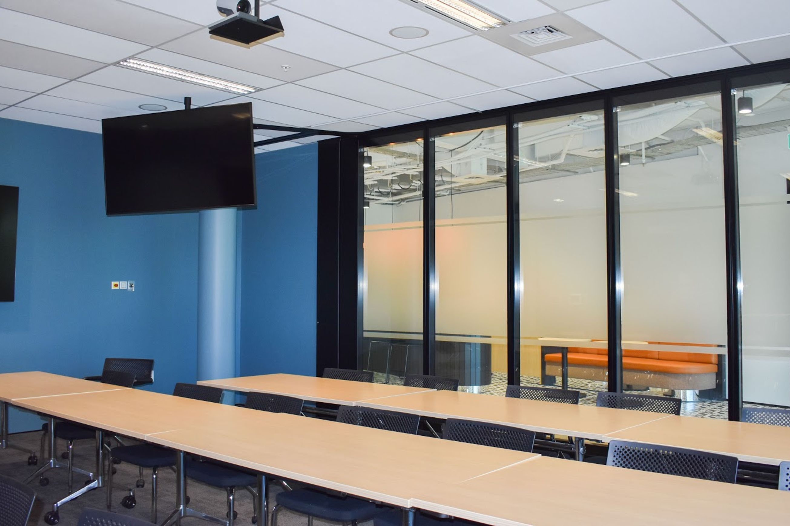 Moveo ComfortDrive - Fully Automatic Operable Wall