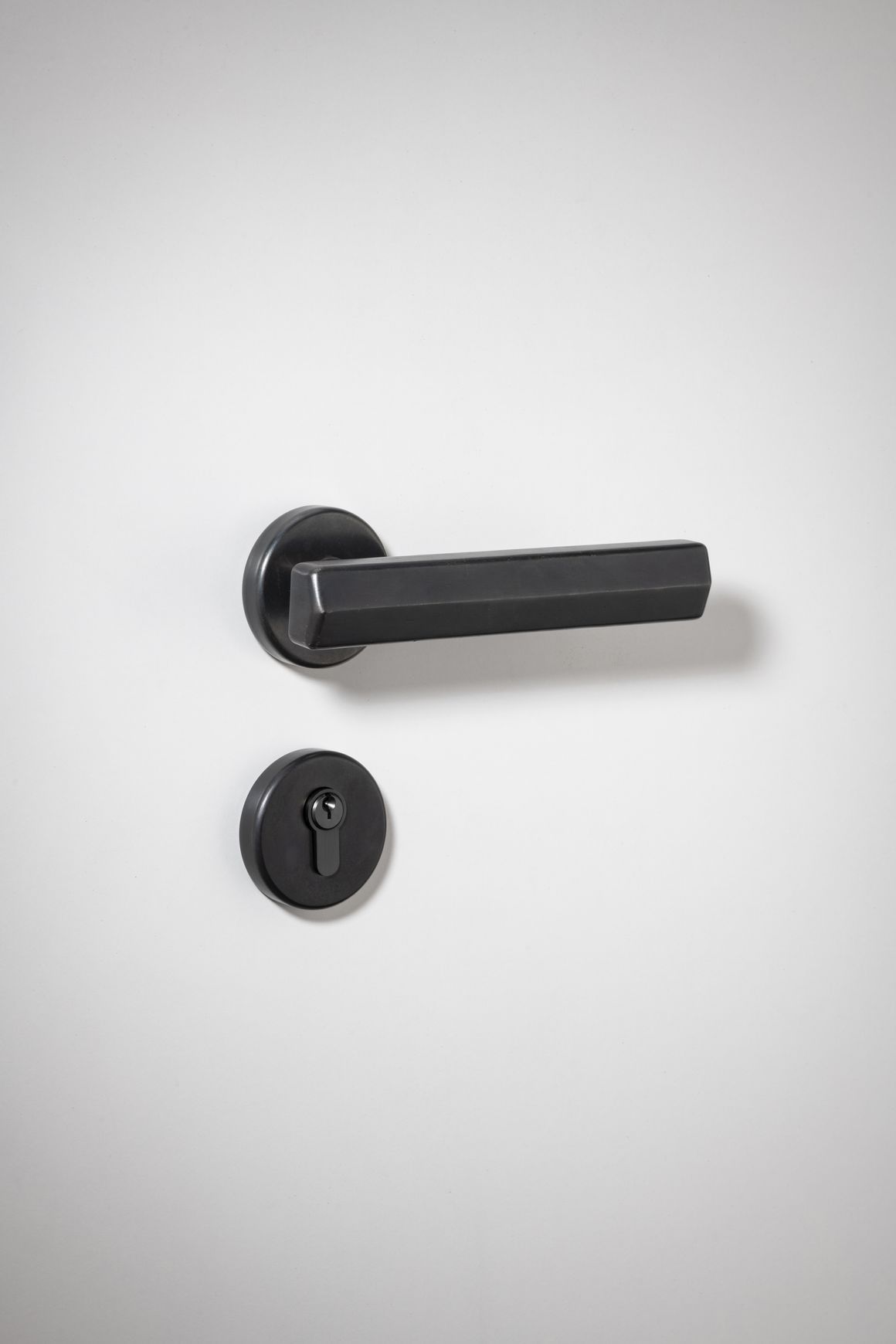 Streaker Round Escutcheon Euro