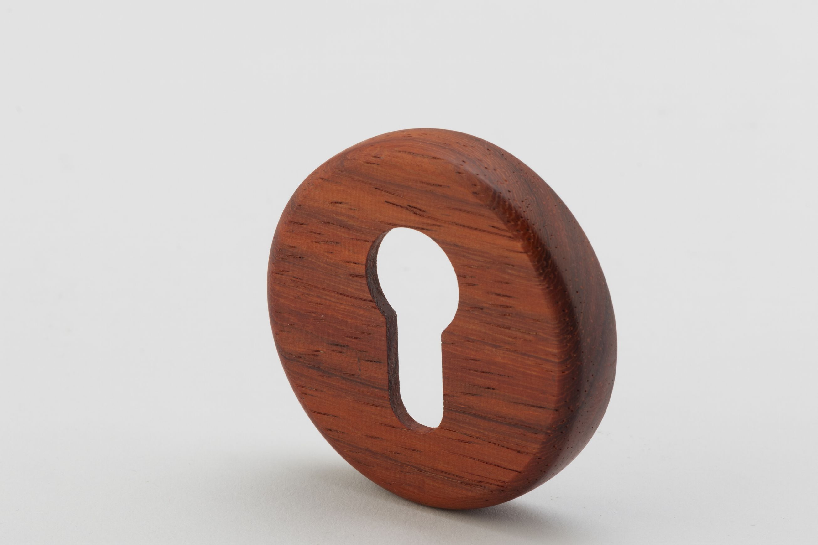 Streaker Round Escutcheon Euro