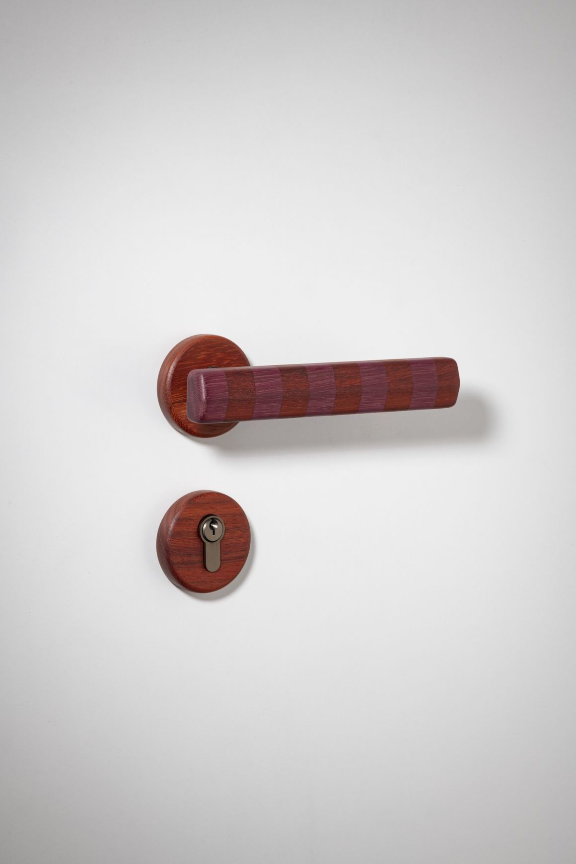 Streaker Round Escutcheon Euro