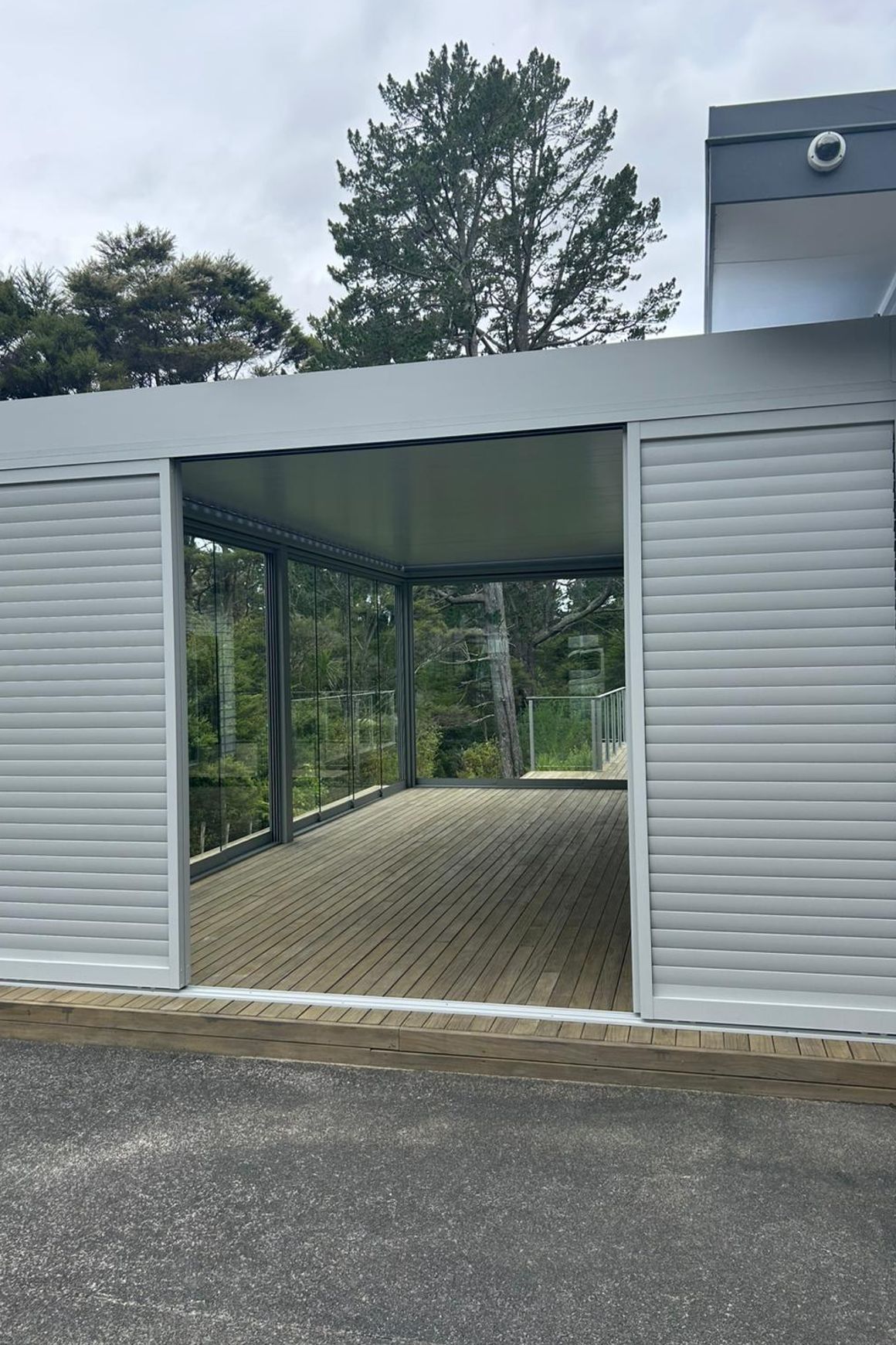 Louvrelite® 88 Sliding Shade System