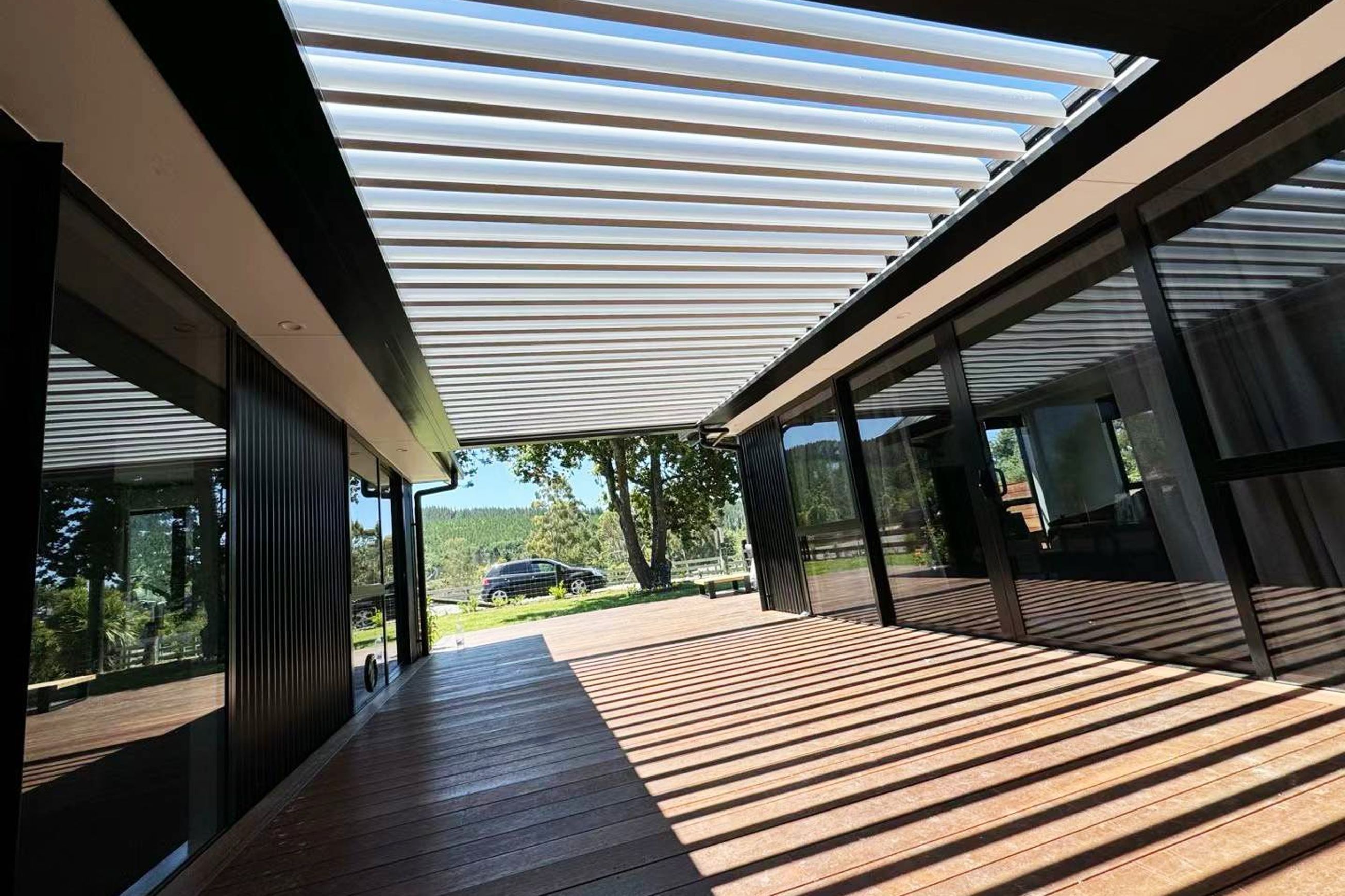 Sesame Louvre Roof System