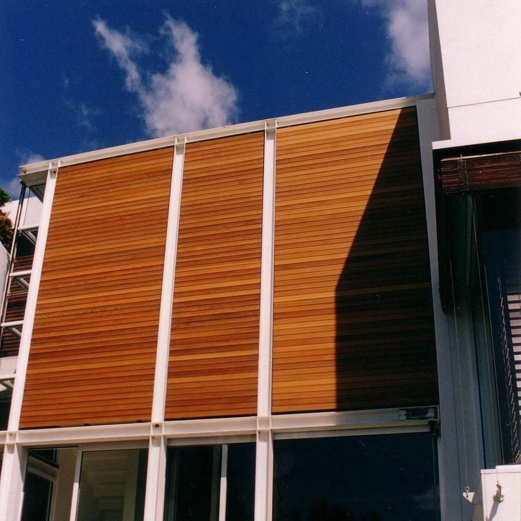 Rack Arm Louvres | Shade Factor