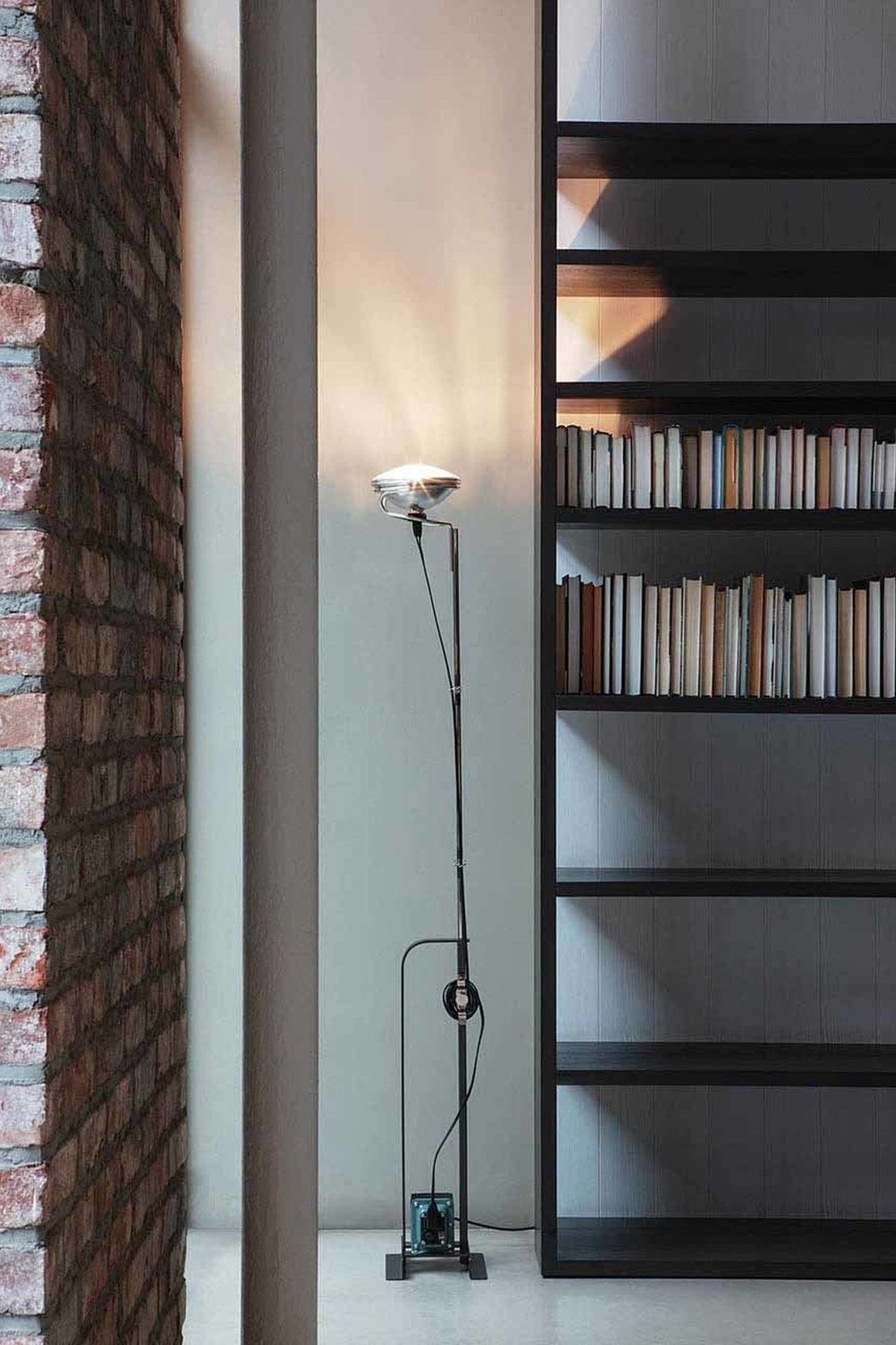 Toio Floor Lamp