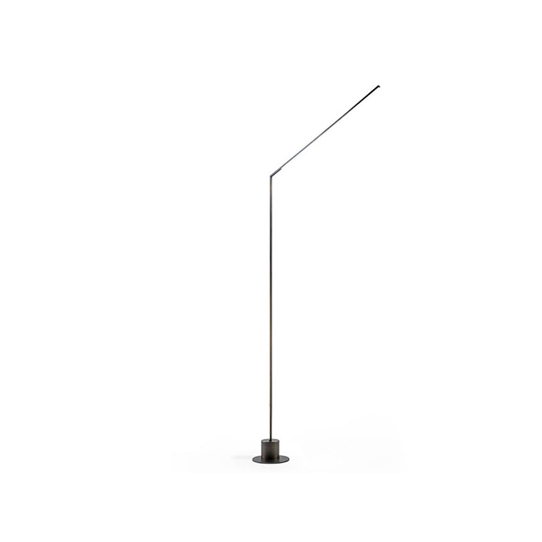 Essential Braccio Floor Lamp
