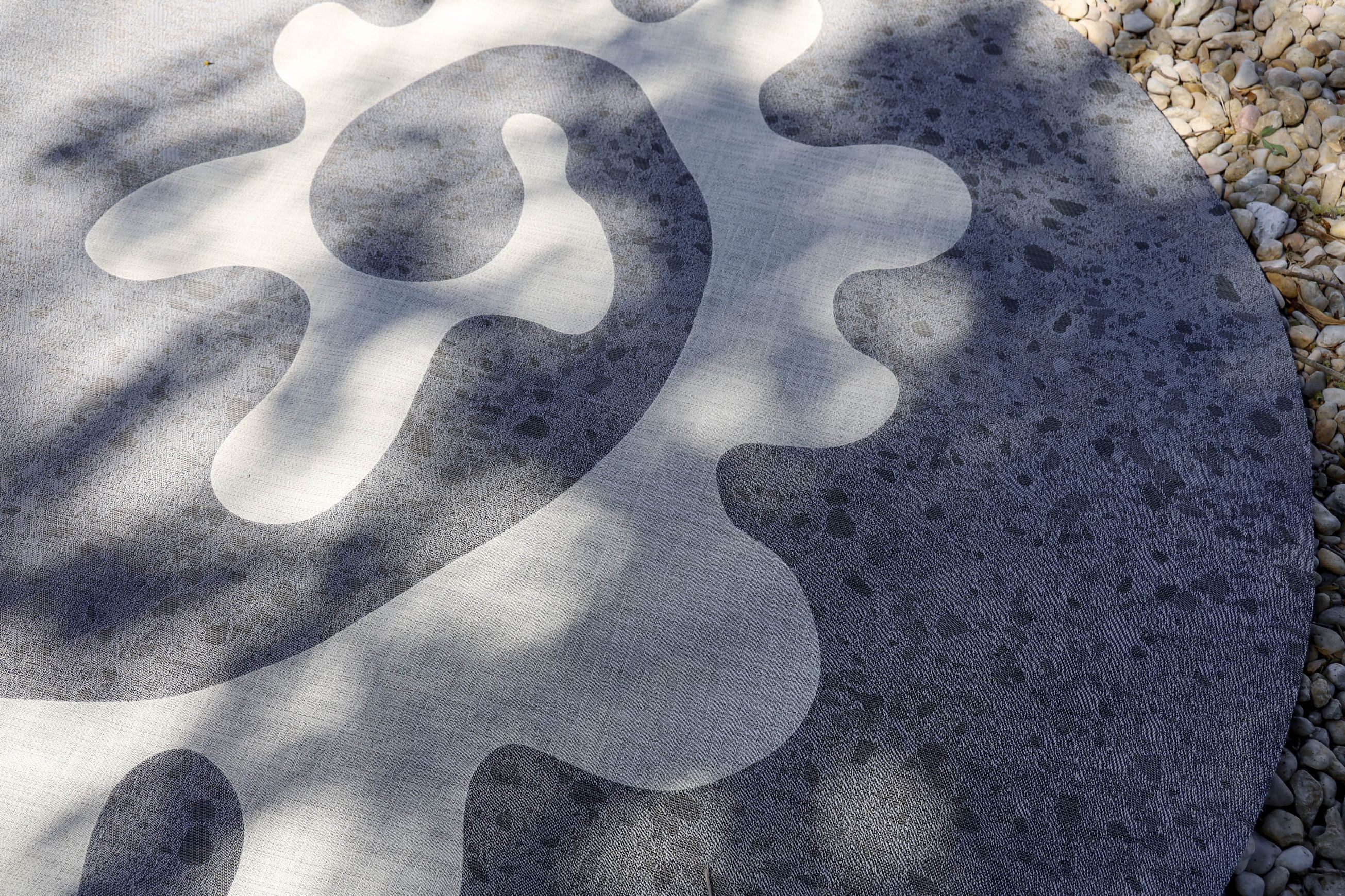 WOOP+ntgrate indoor/outdoor rugs