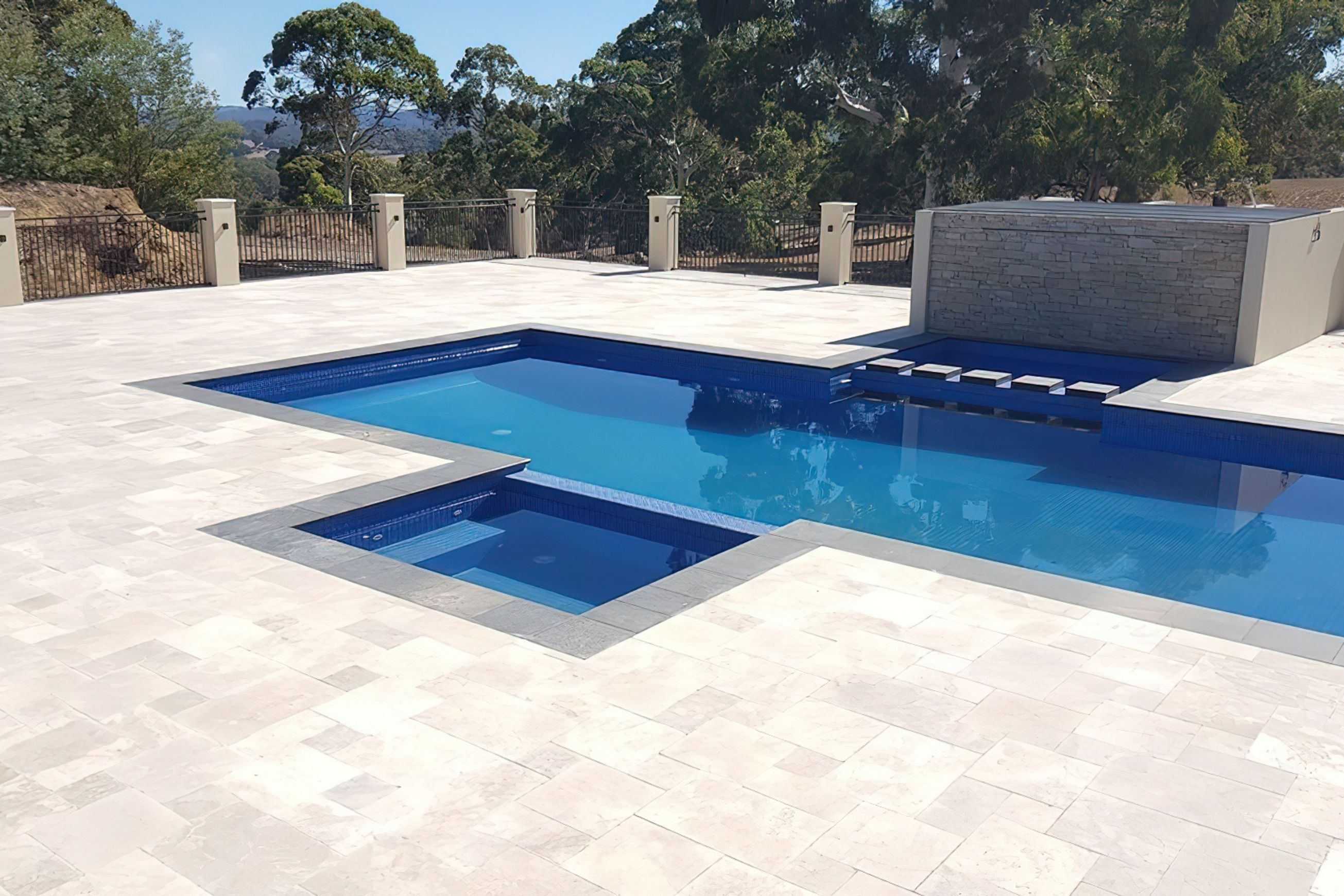 Classic Travertine | Tiles