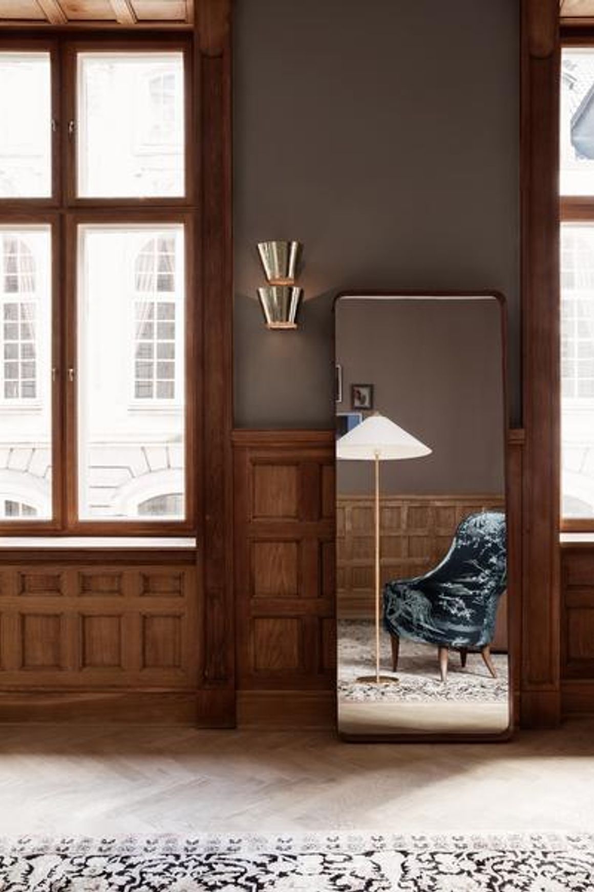 9602 Floor Lamp