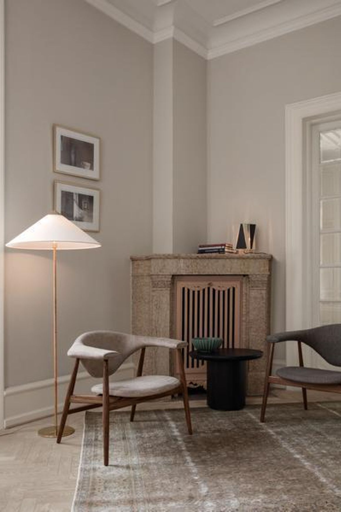 9602 Floor Lamp