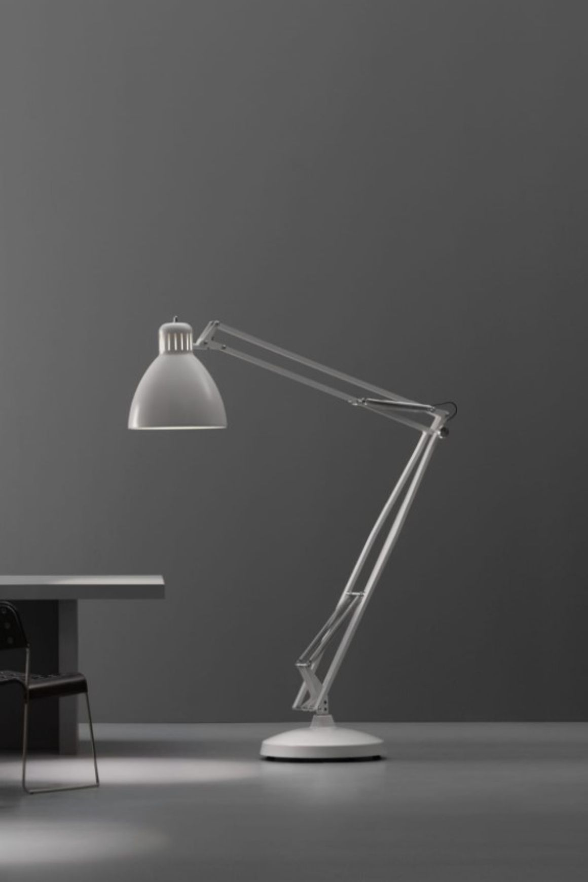 THE GREAT JJ Floor Lamp by Leucos
