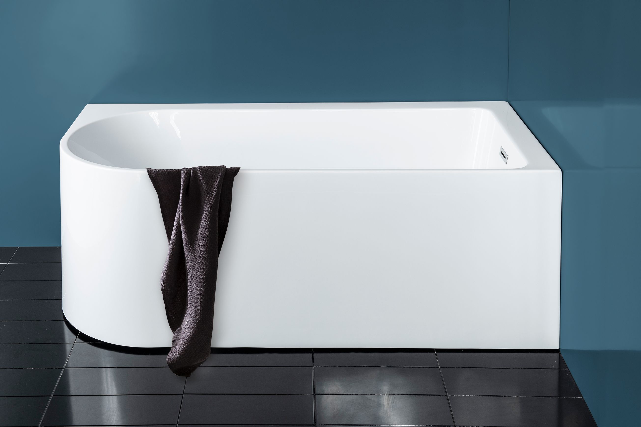 Curve Corner Acrylic Bath