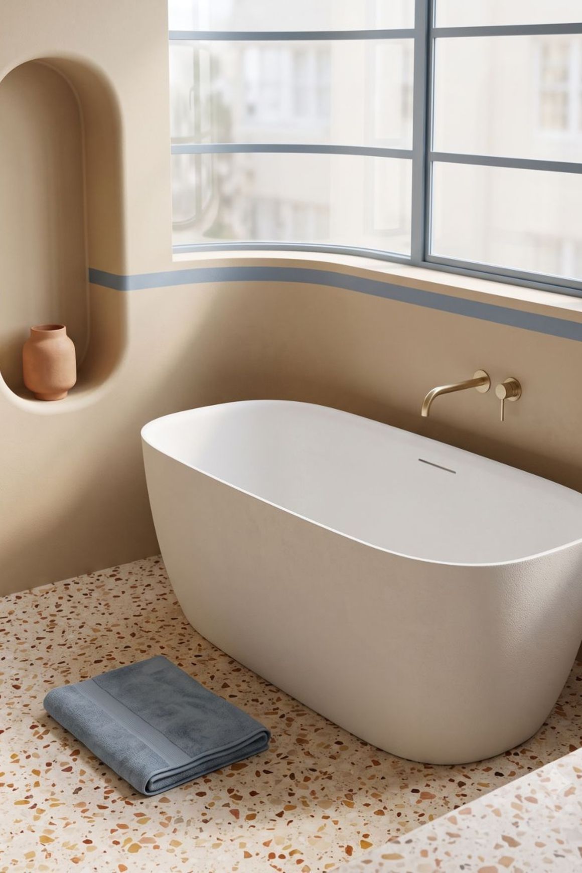 LINEA Freestanding Bath