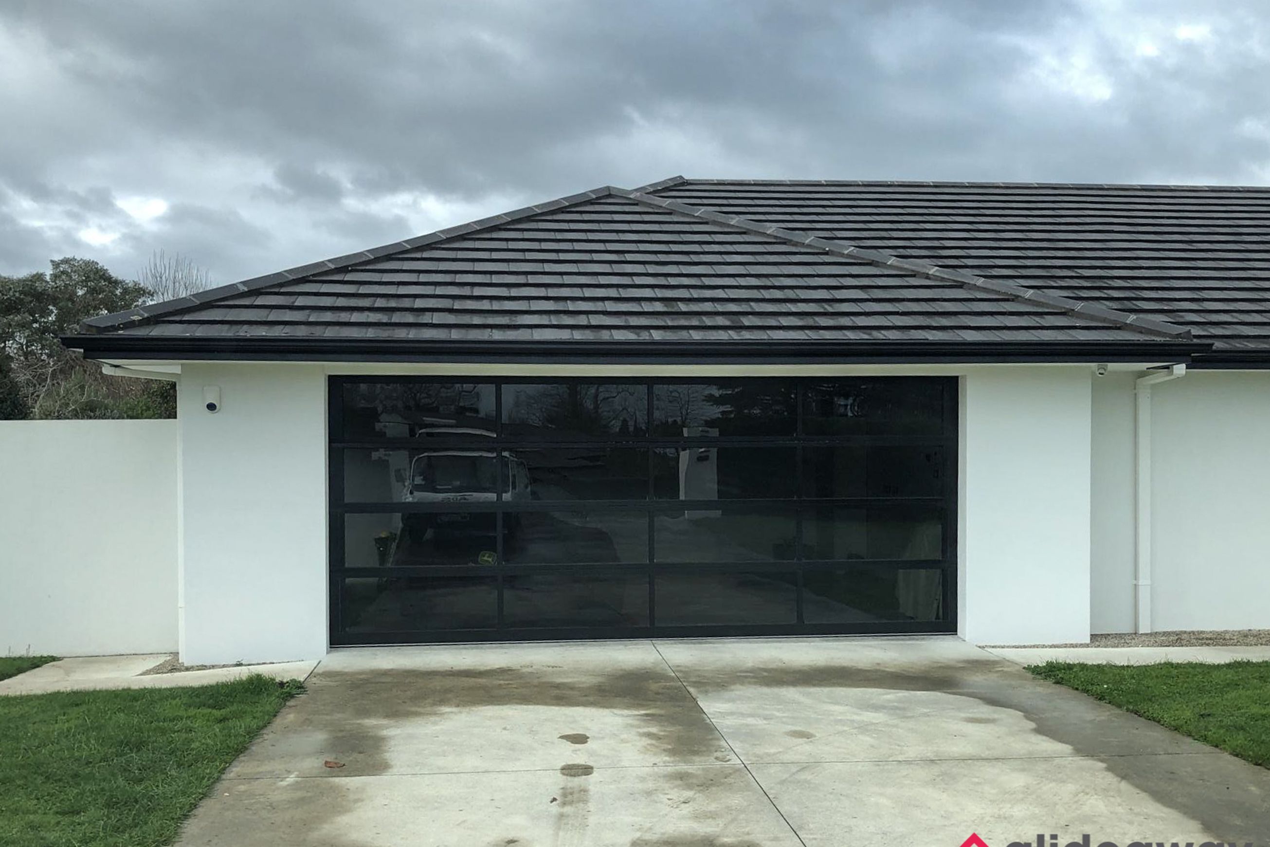 Panoramic Glazed Sectional Garage Door