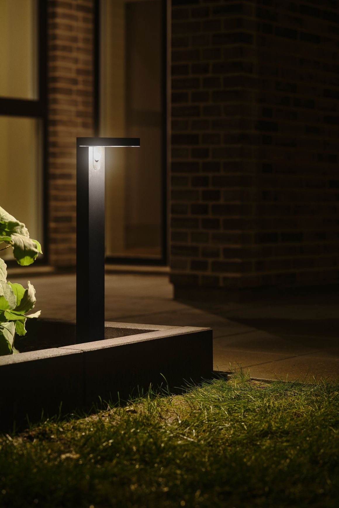 Rica Square Solar Spike Light