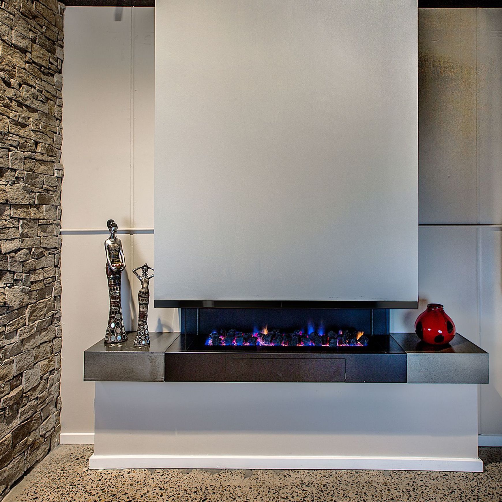Horizon Cantilever Gas Fireplace