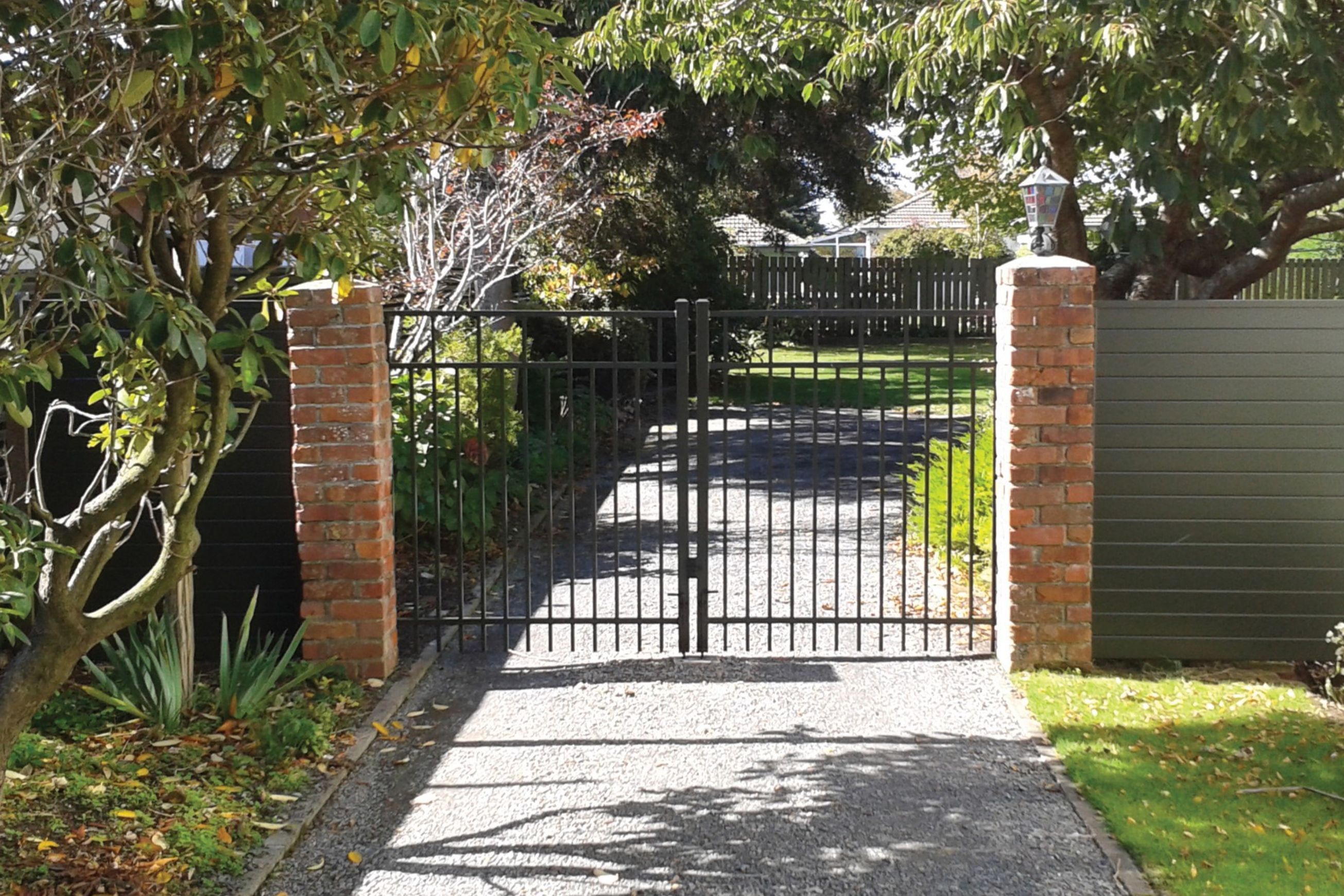 Juralco Advante Gates
