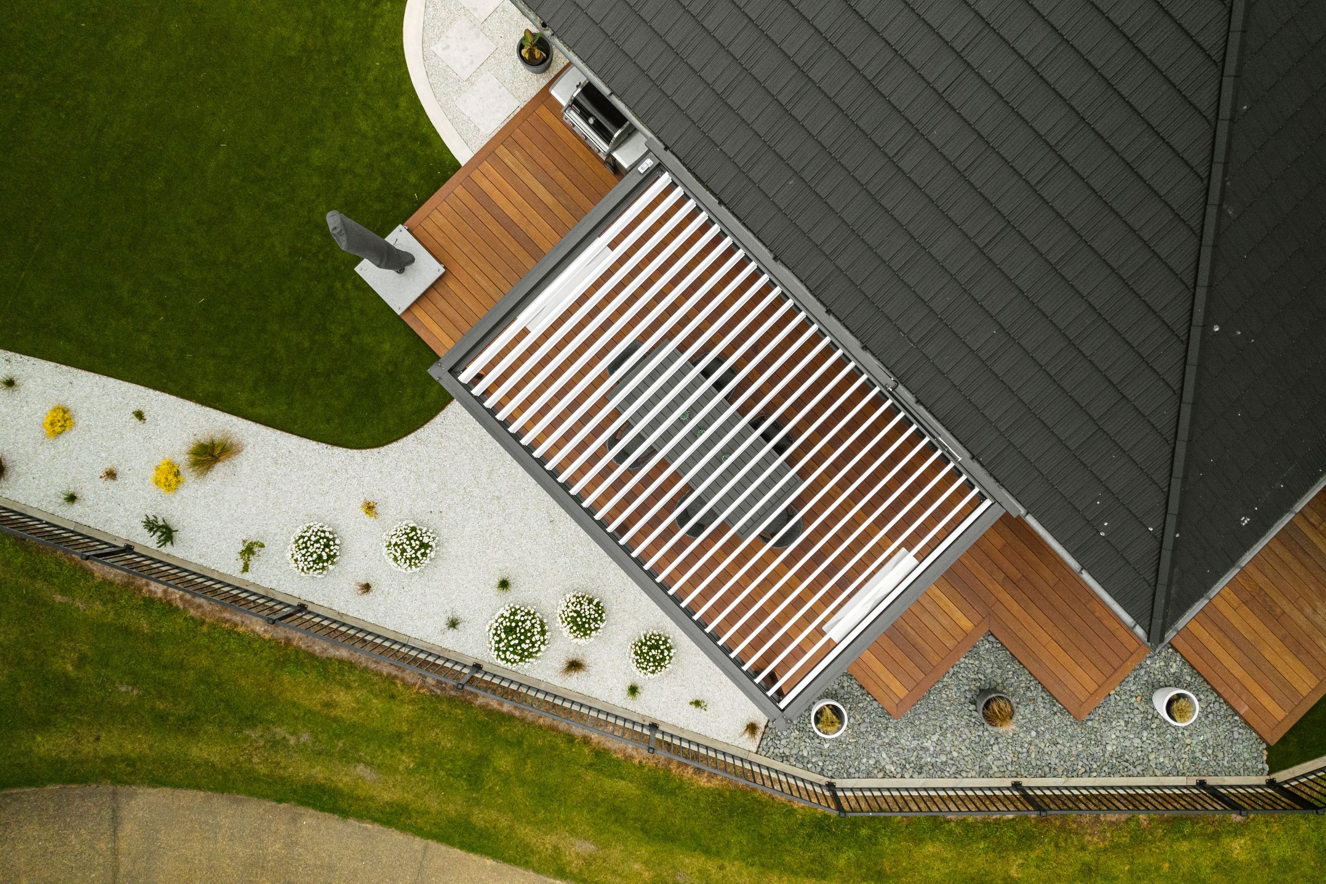 SunPivot® Louvre Roof