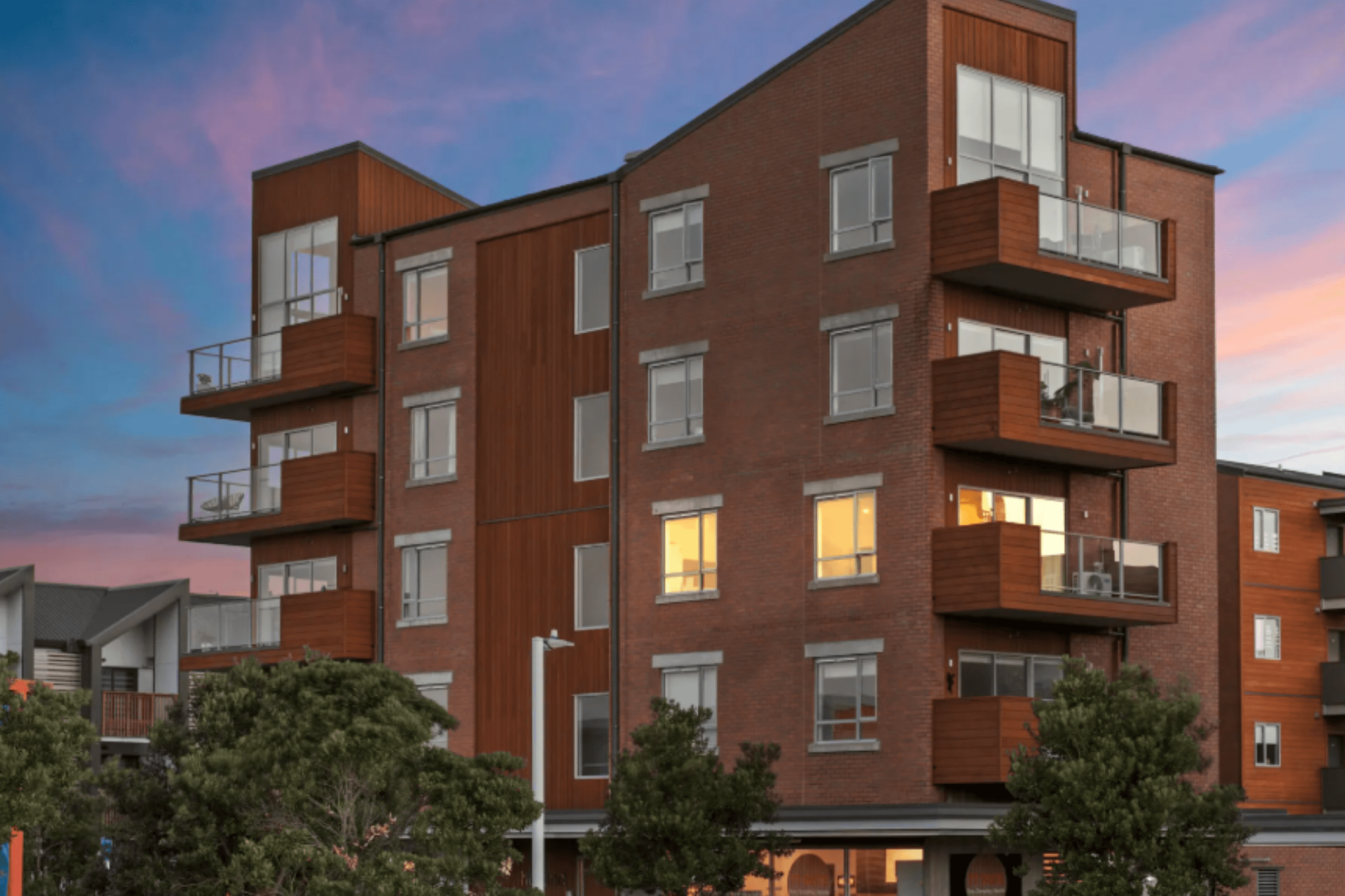 Skyrail Dr Glass Infill Series | Glass Balustrades