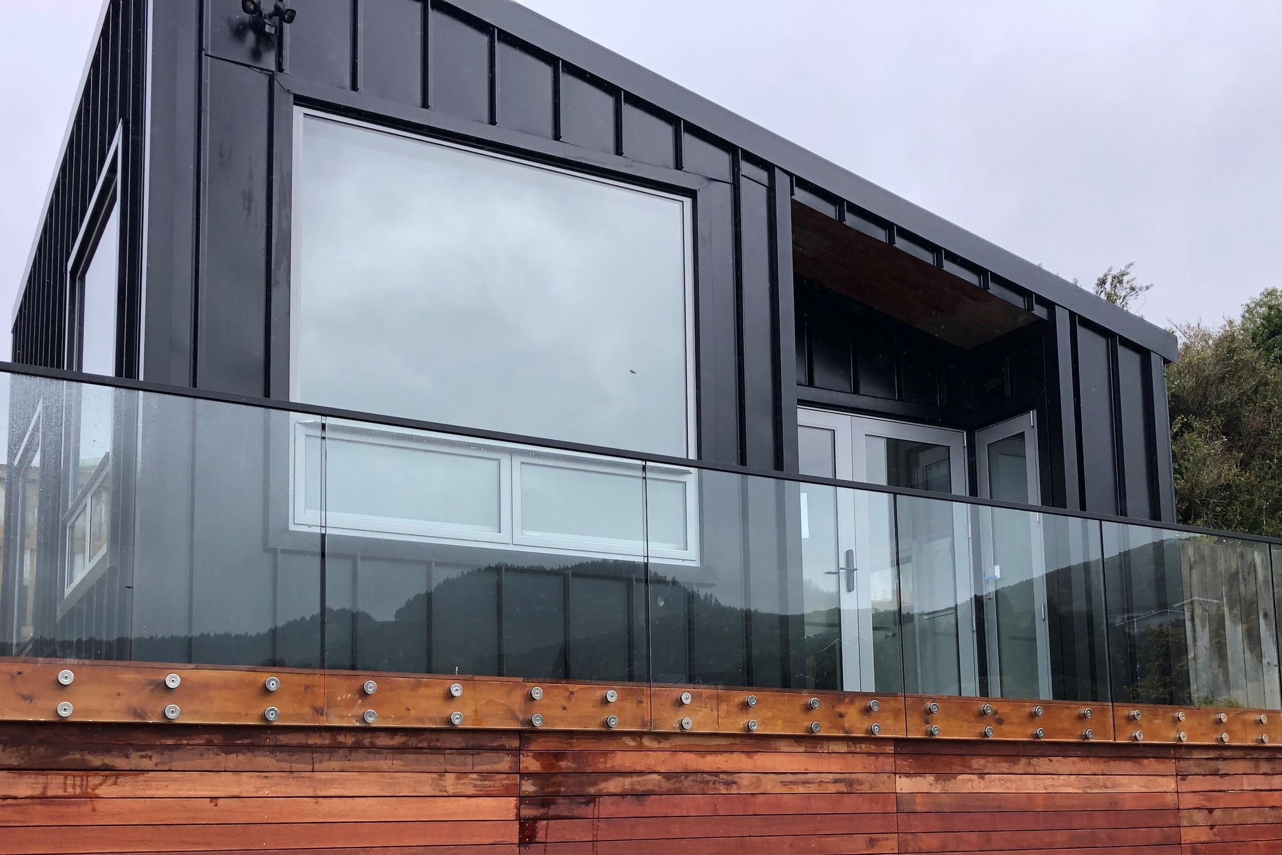 Edgetec® Double Disc Glass Balustrade