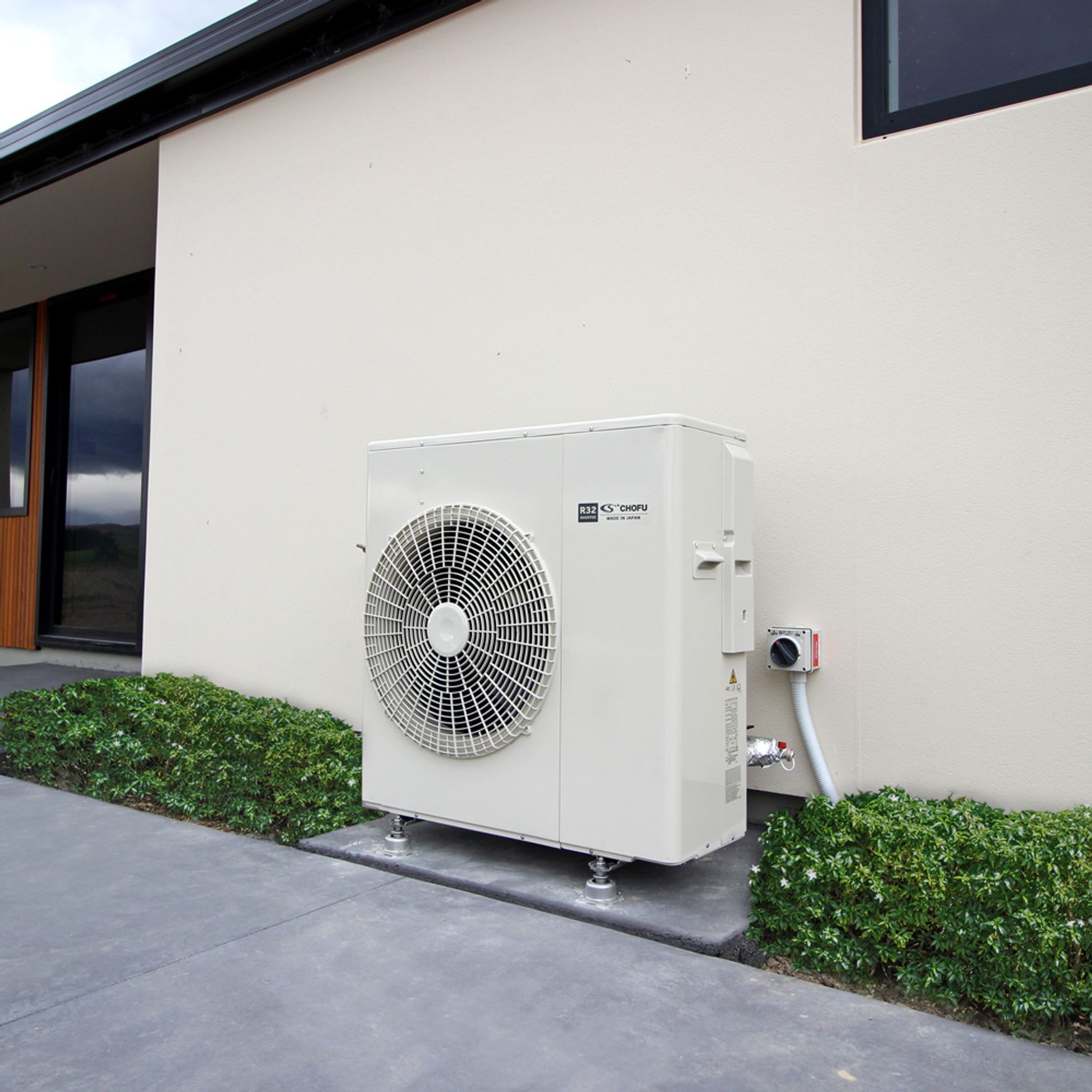 Central Heating | Wall/Ceiling Heat Pump System