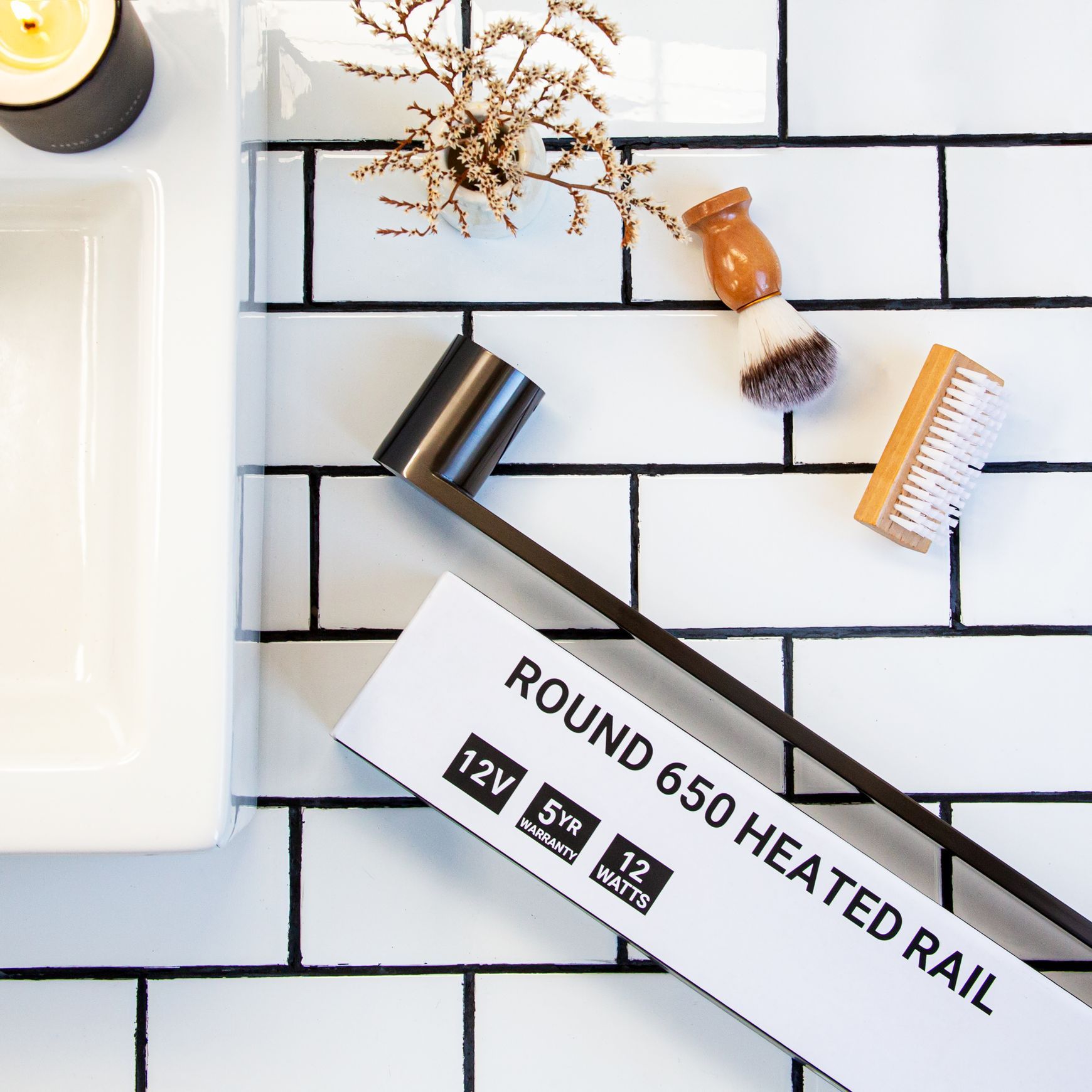 Code Round Single Bar Heated Towel Rail