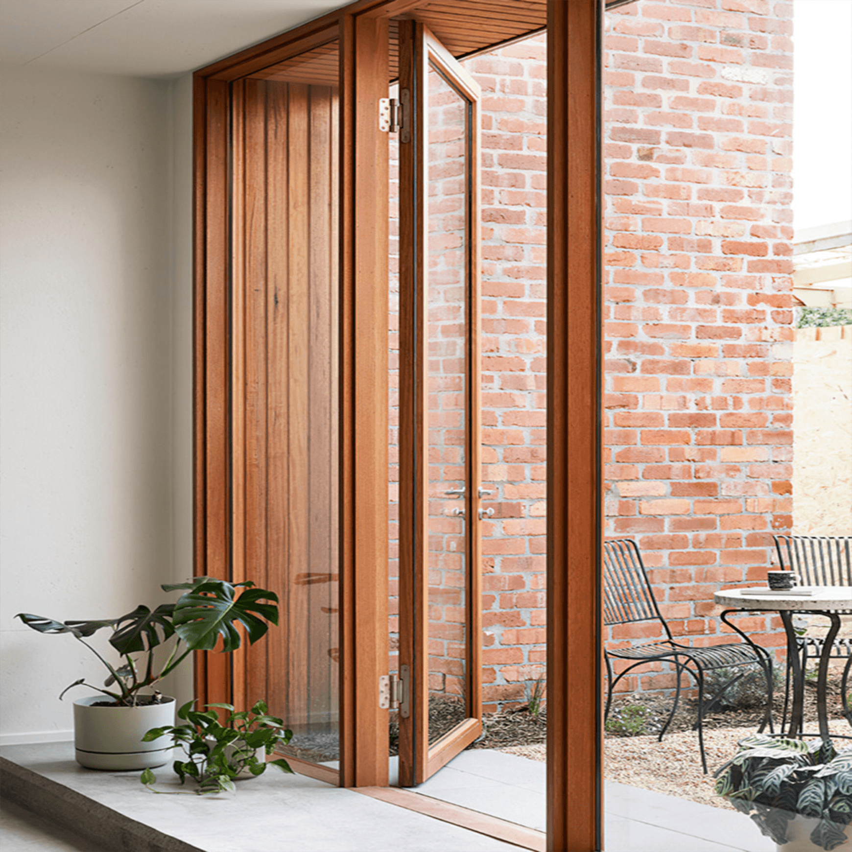 Archetto | IV68 Hinged