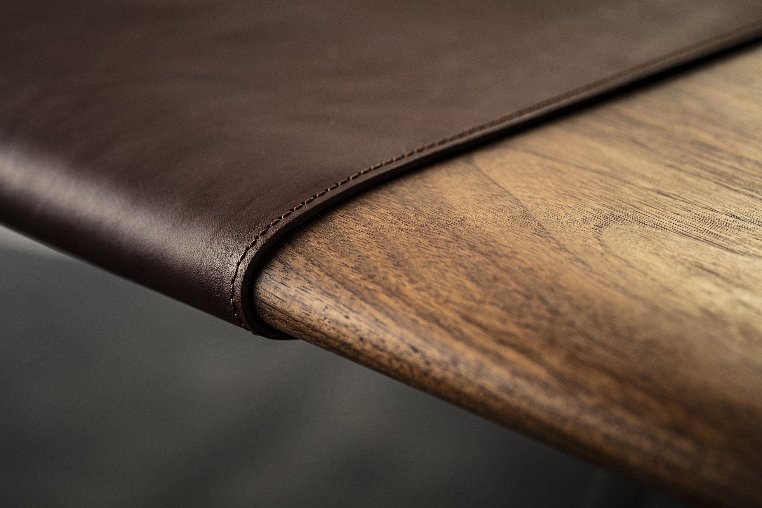 Mo Bridge desk