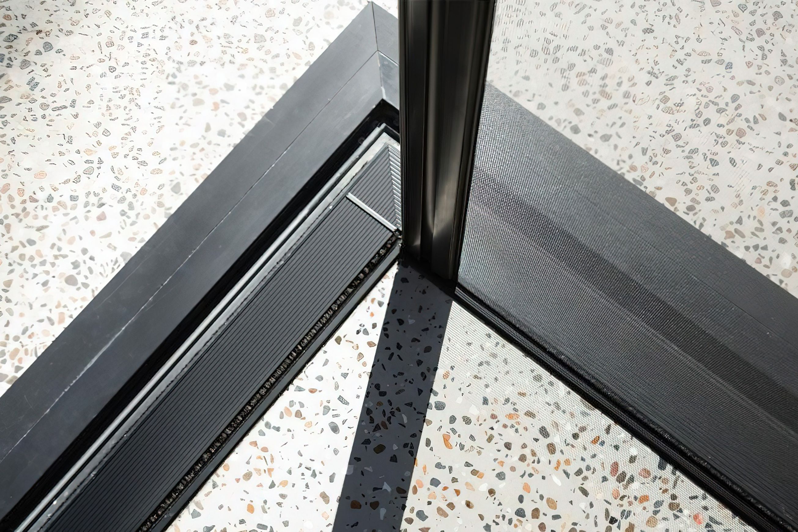 Centor S4 Corner Insect Screen and Blind