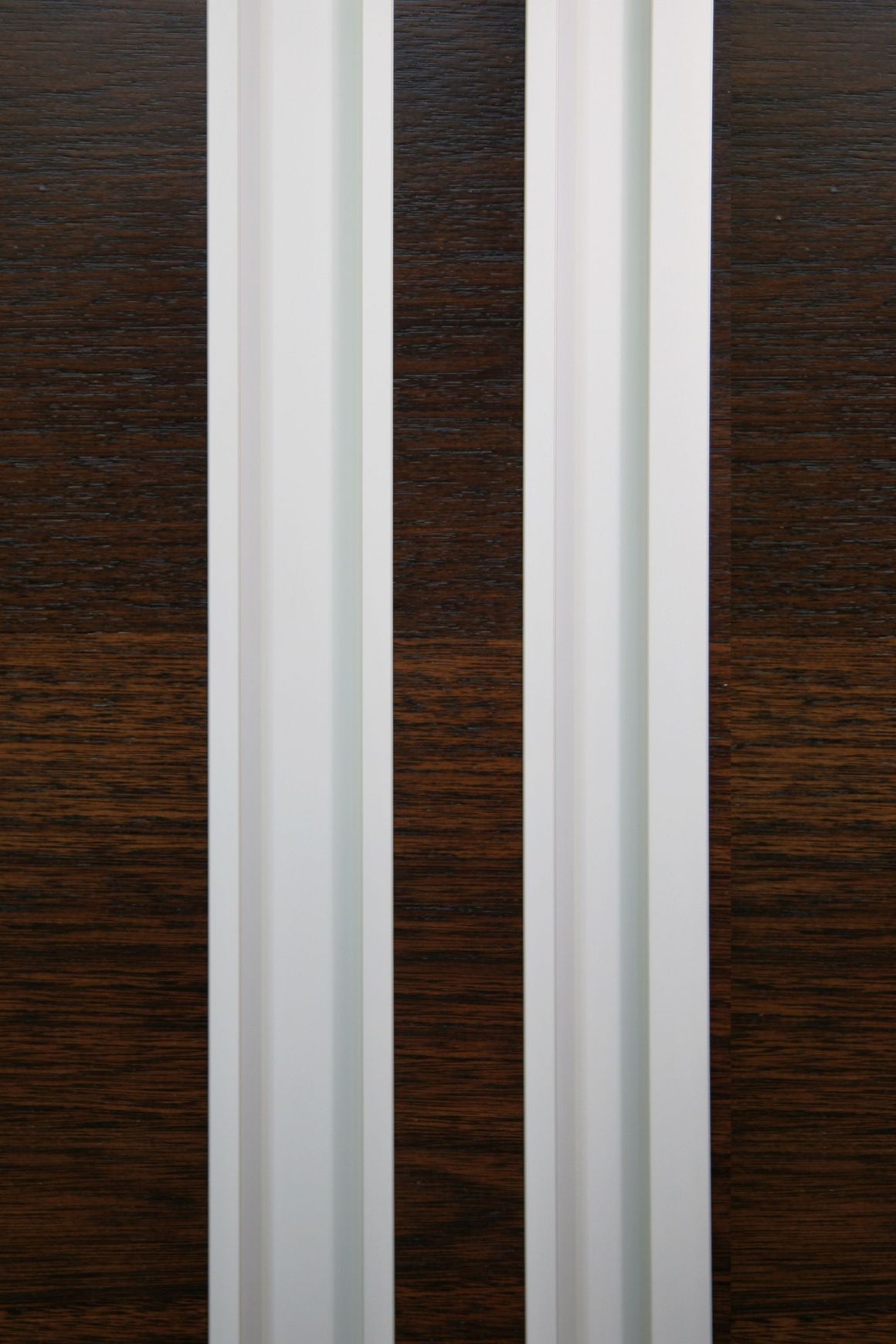 HB1270 Full Length Sliding Door Extrusion