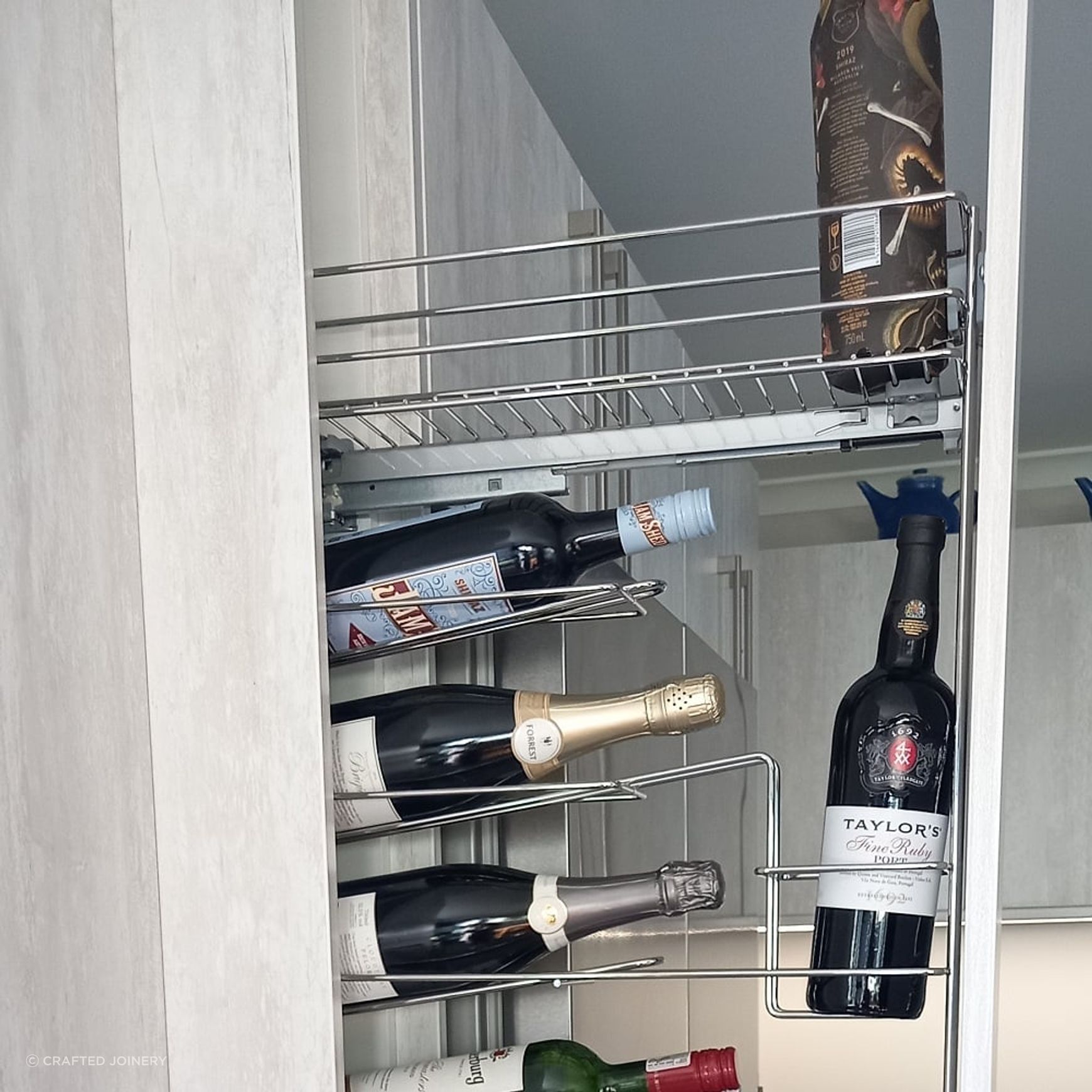 VS TAL Wiro Bottle 15 Tall Wine Pull Out Storage