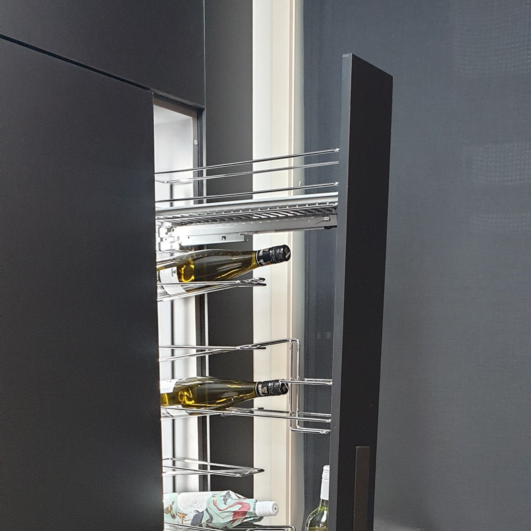 VS TAL Wiro Bottle 15 Tall Wine Pull Out Storage