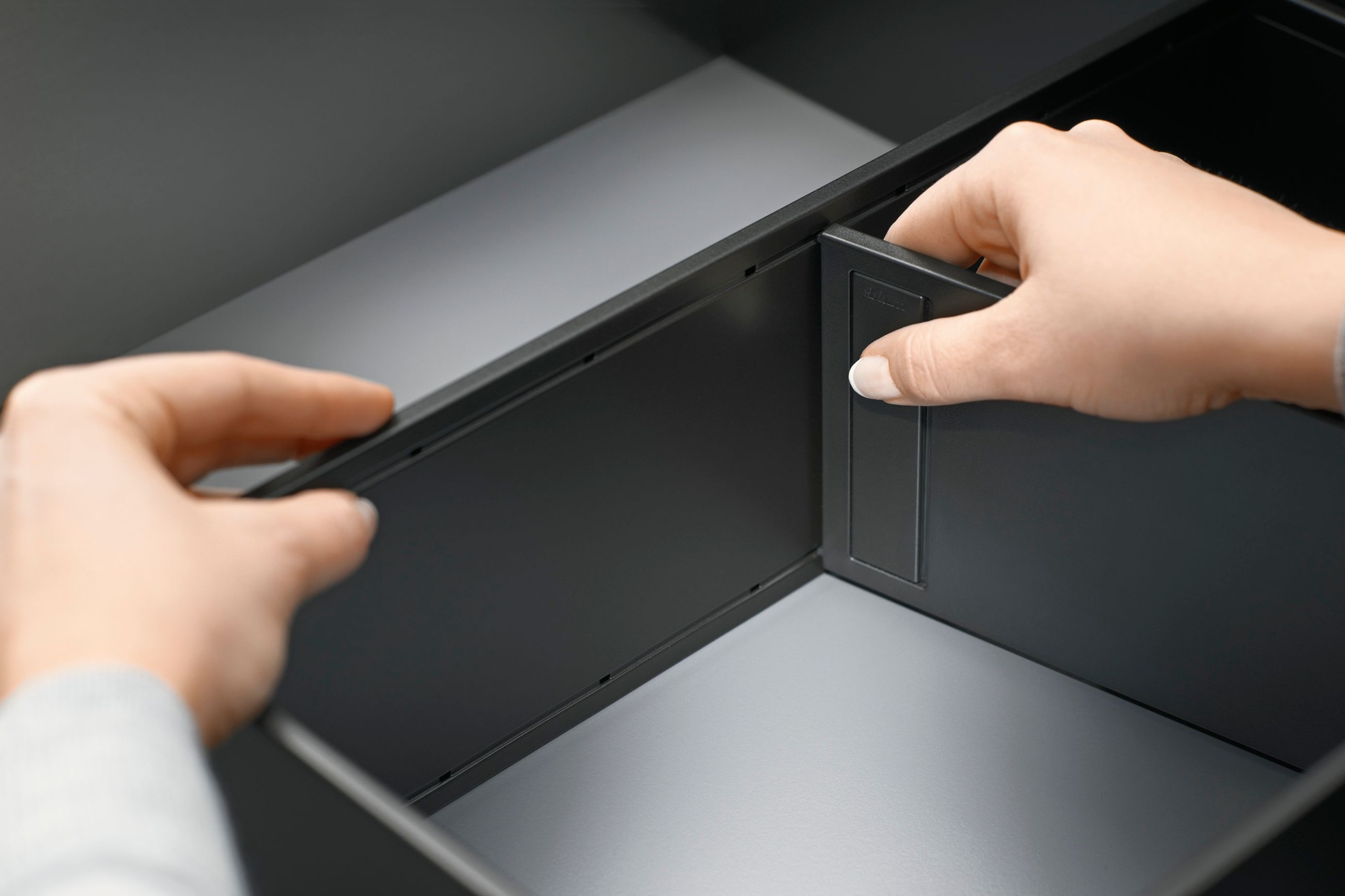 Cross Divider for Long Deep Drawer Steel Frames