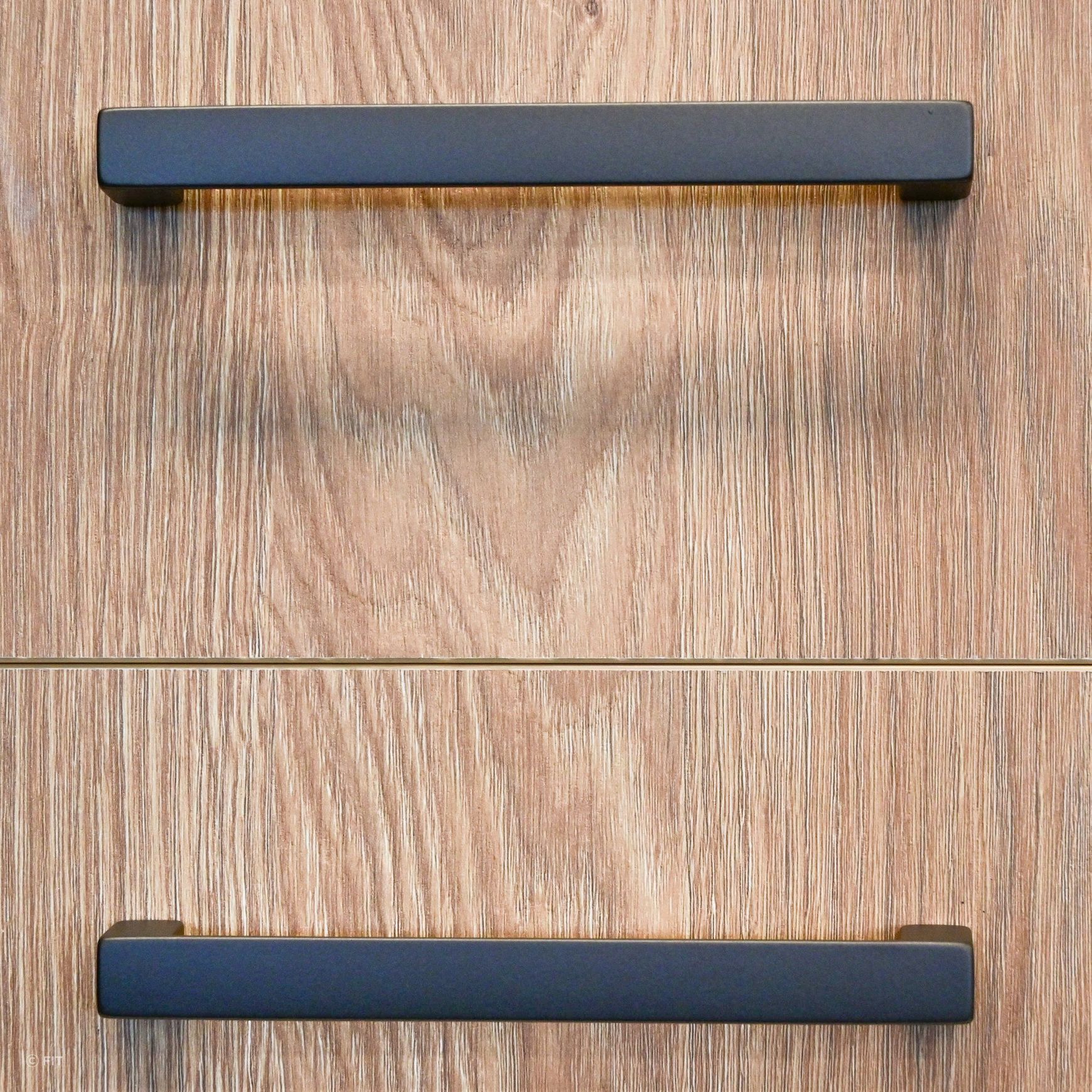 Alvar D Handle