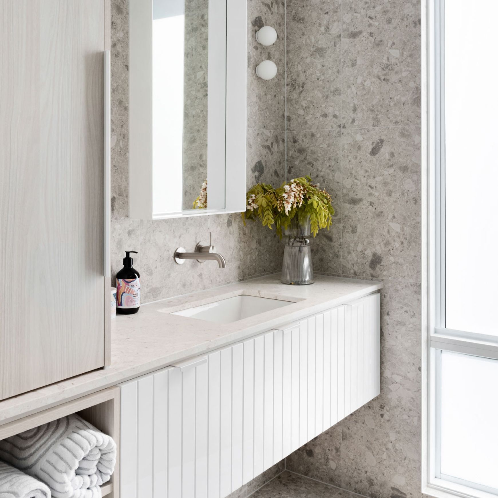 Ferrara Lip Pull | Handles