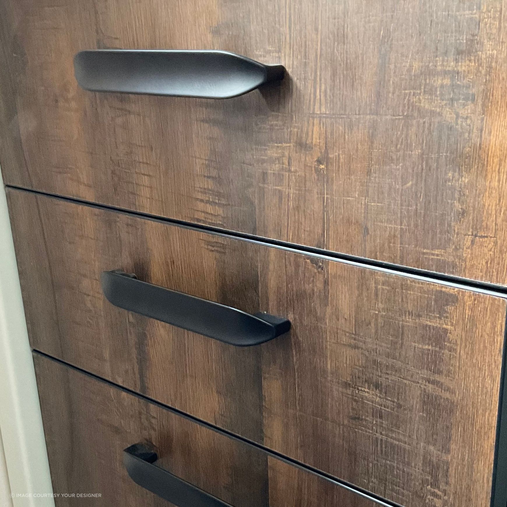 Striatus D Handle