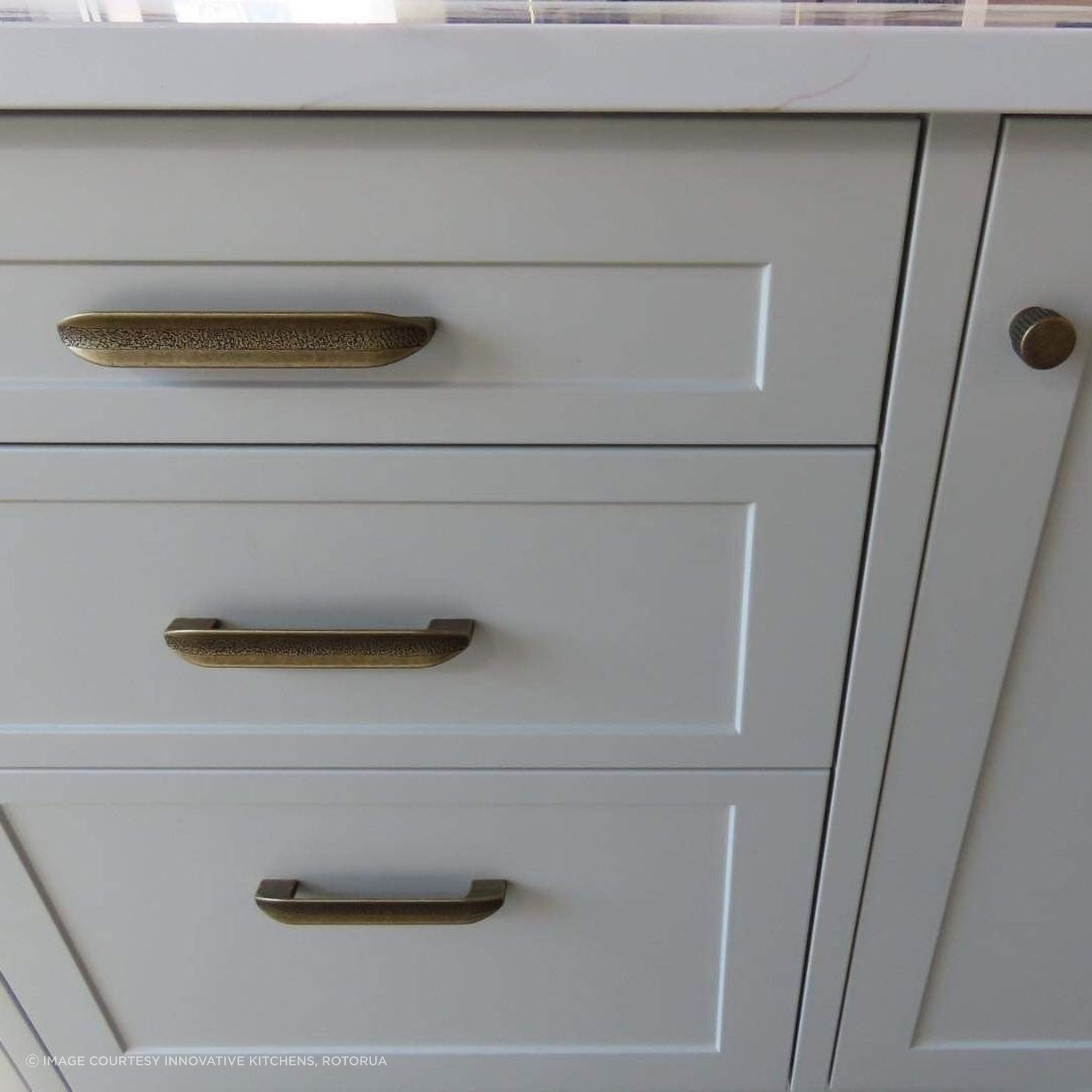 Vecchio D Handle