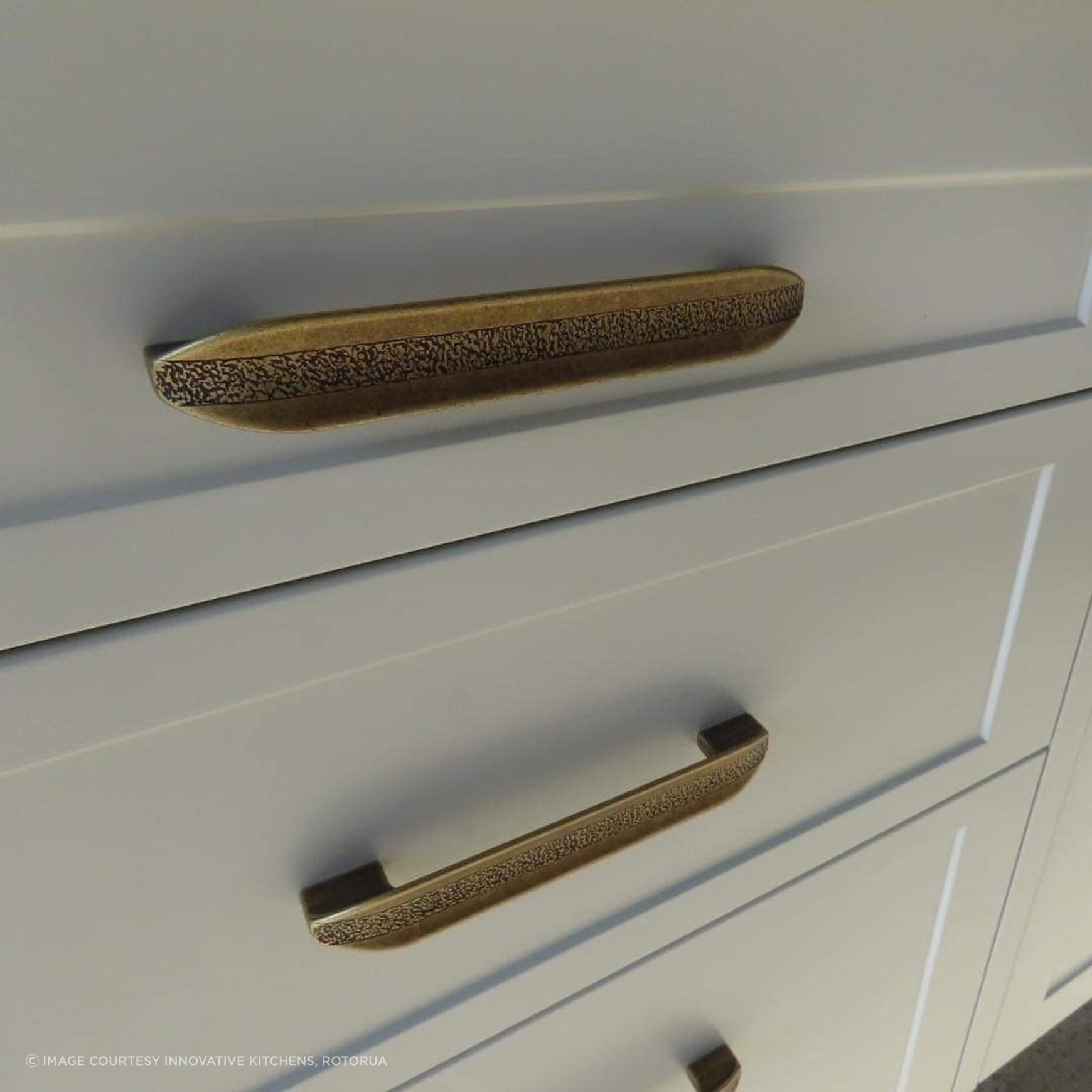 Vecchio D Handle