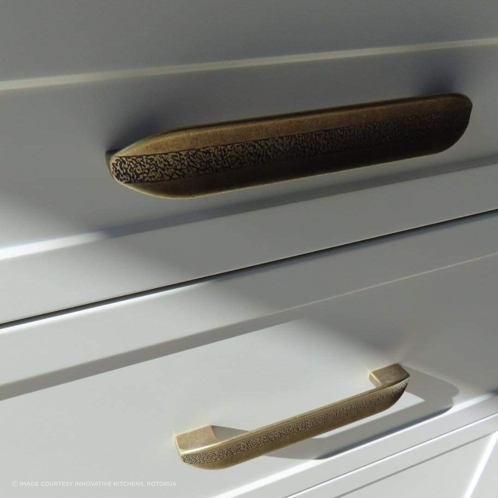 Vecchio D Handle